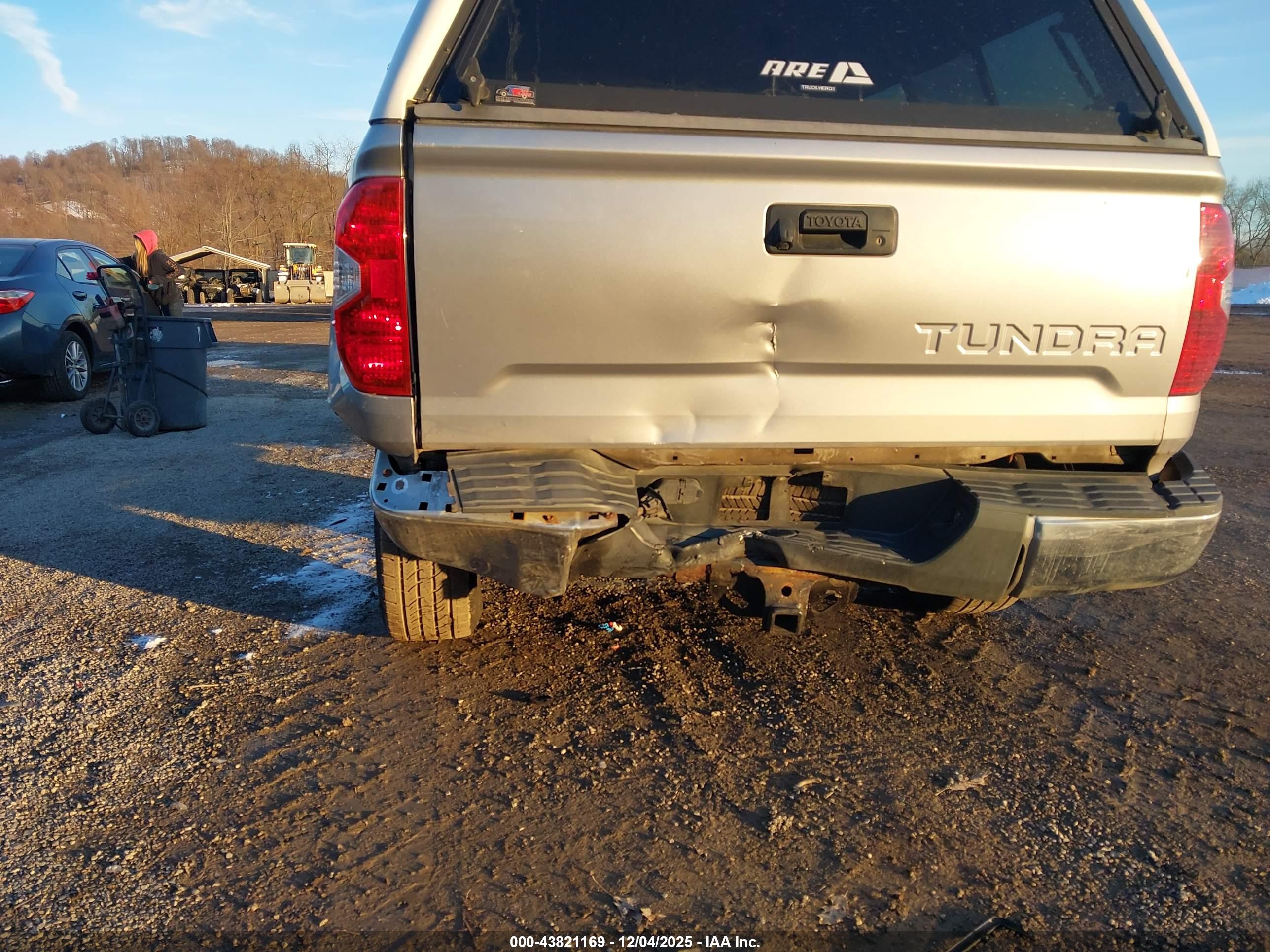 TOYOTA TUNDRA image 6
