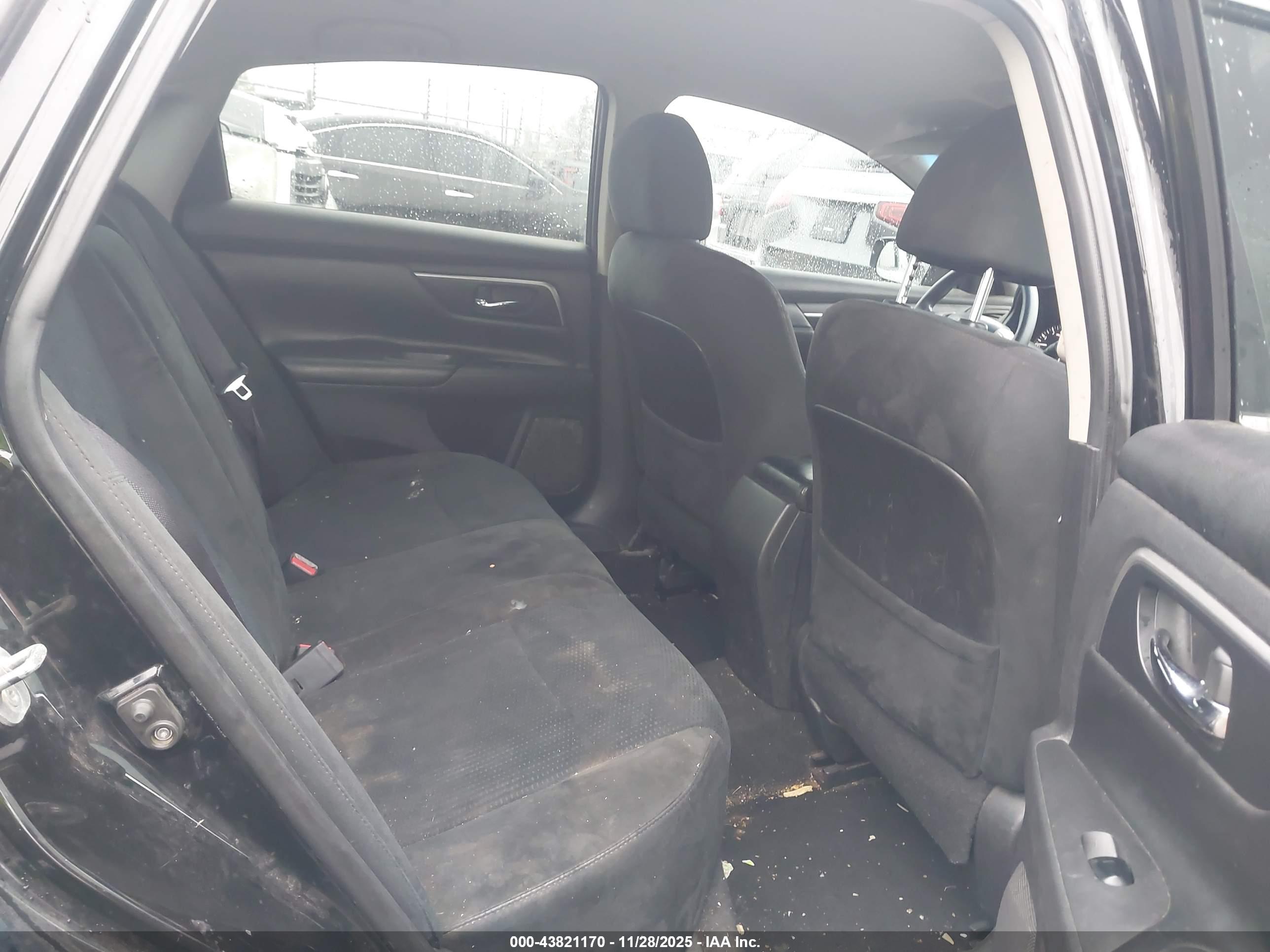 NISSAN ALTIMA image 8