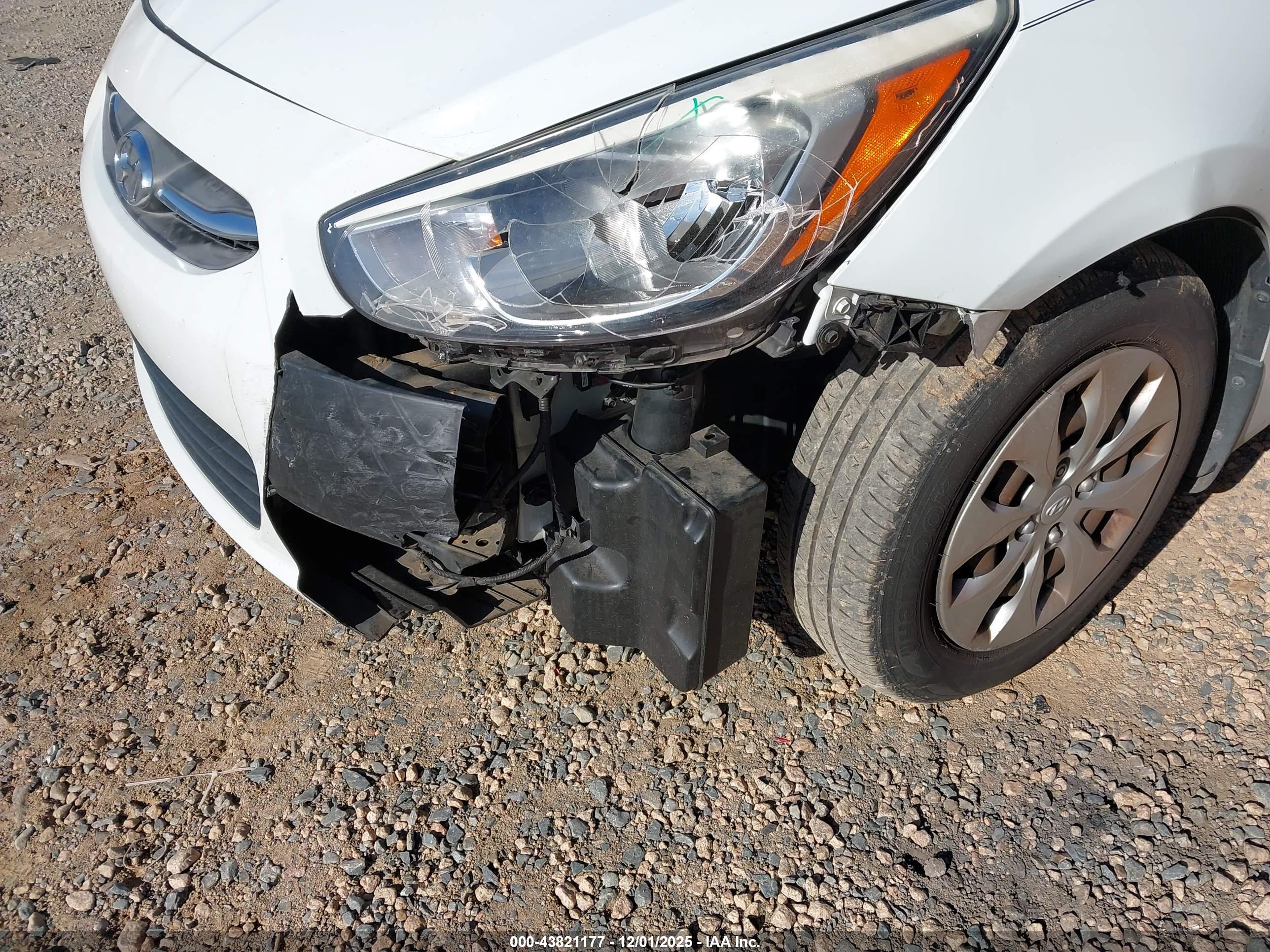 HYUNDAI ACCENT image 6