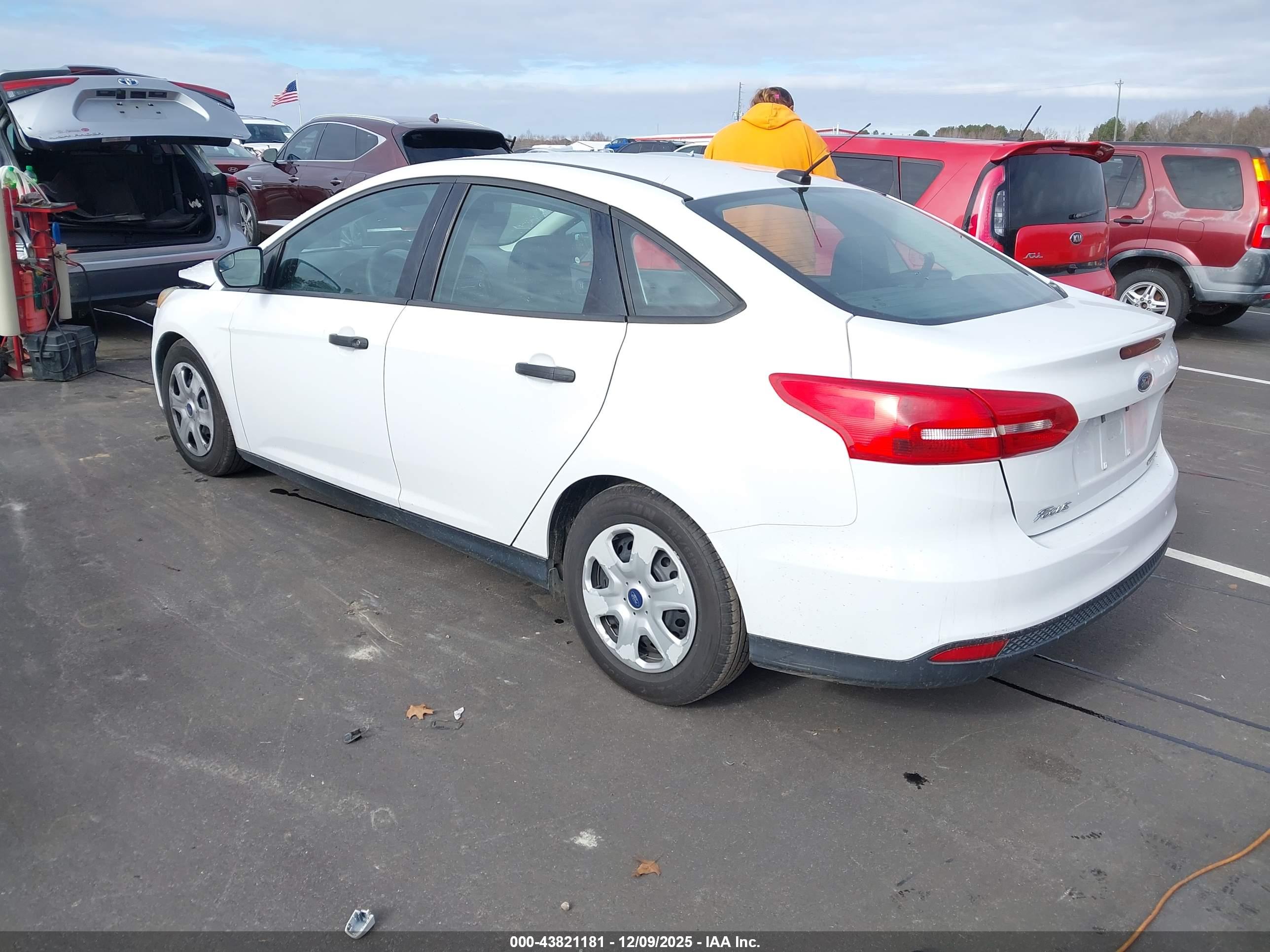 FORD FOCUS image 3