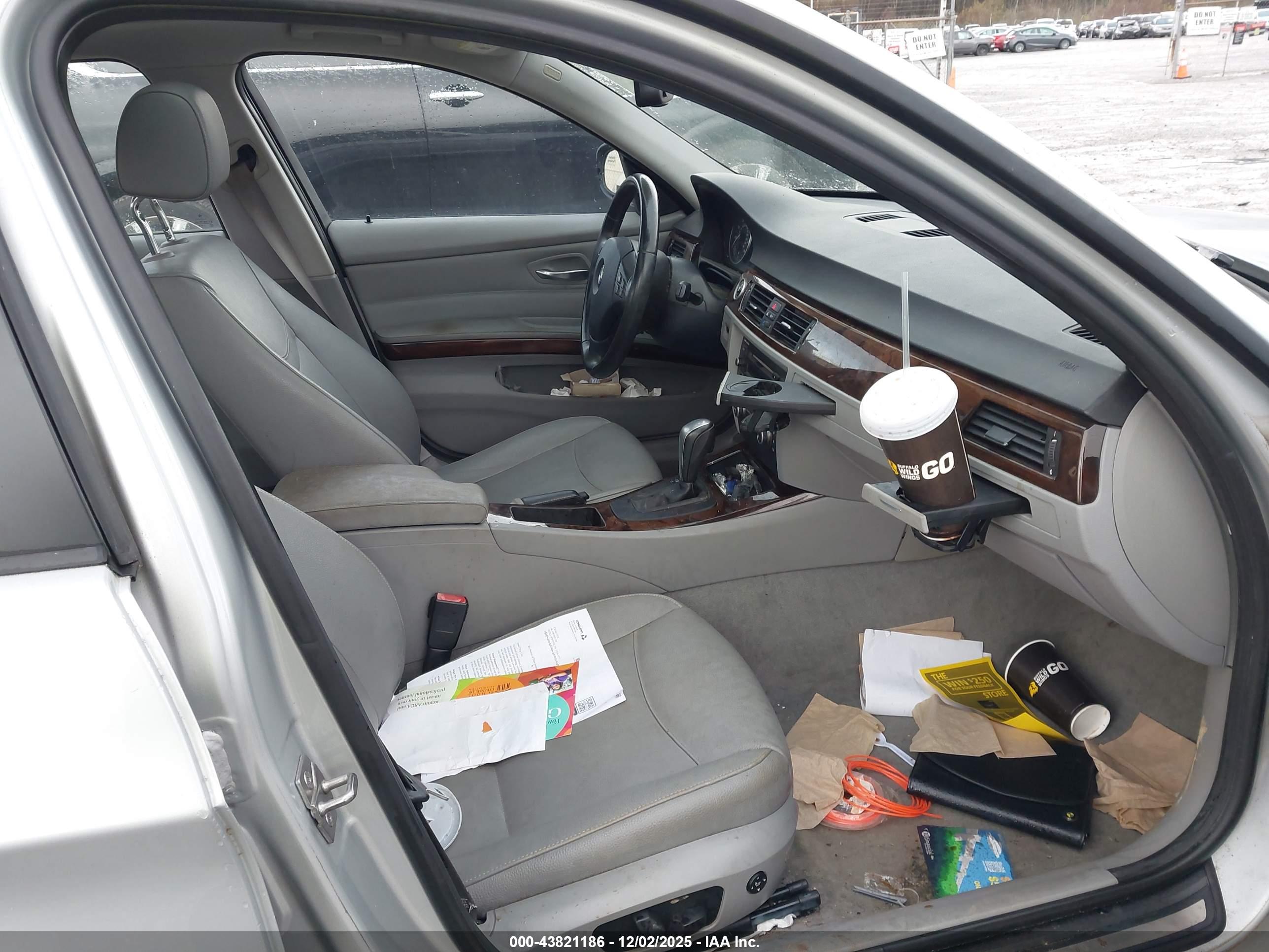 BMW 328I image 5