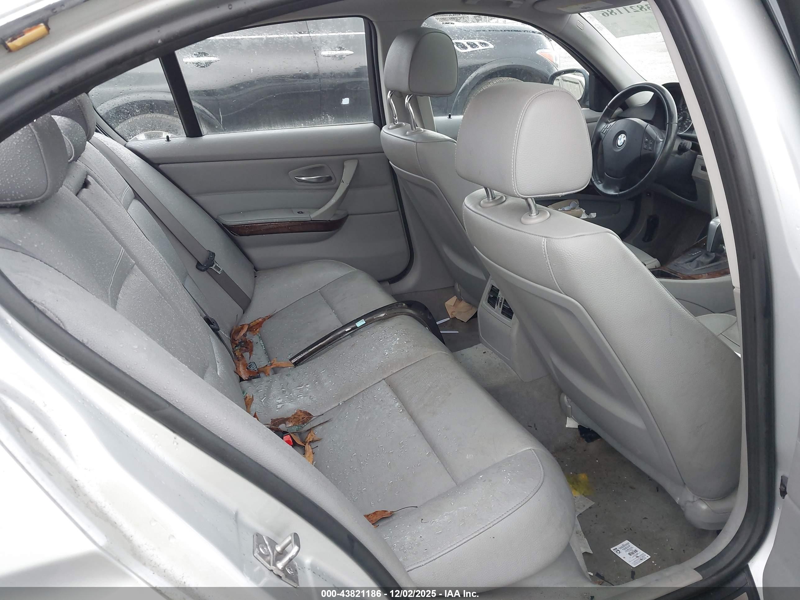 BMW 328I image 8
