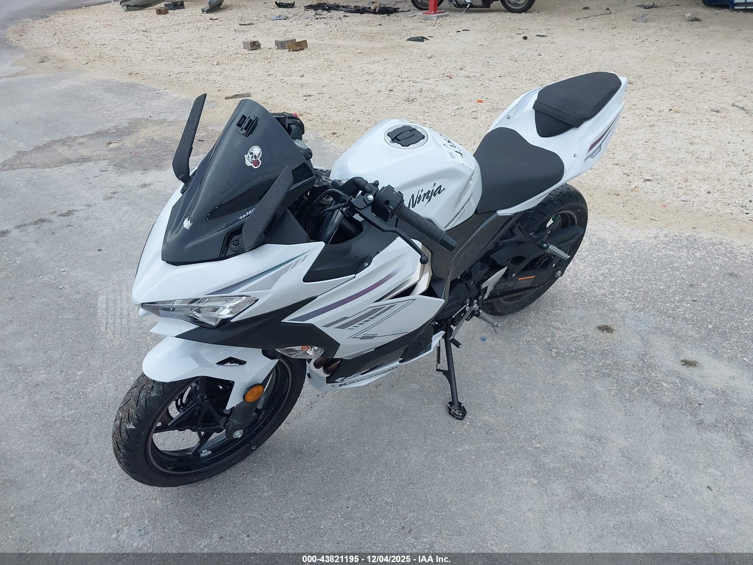 KAWASAKI EX400 image 2