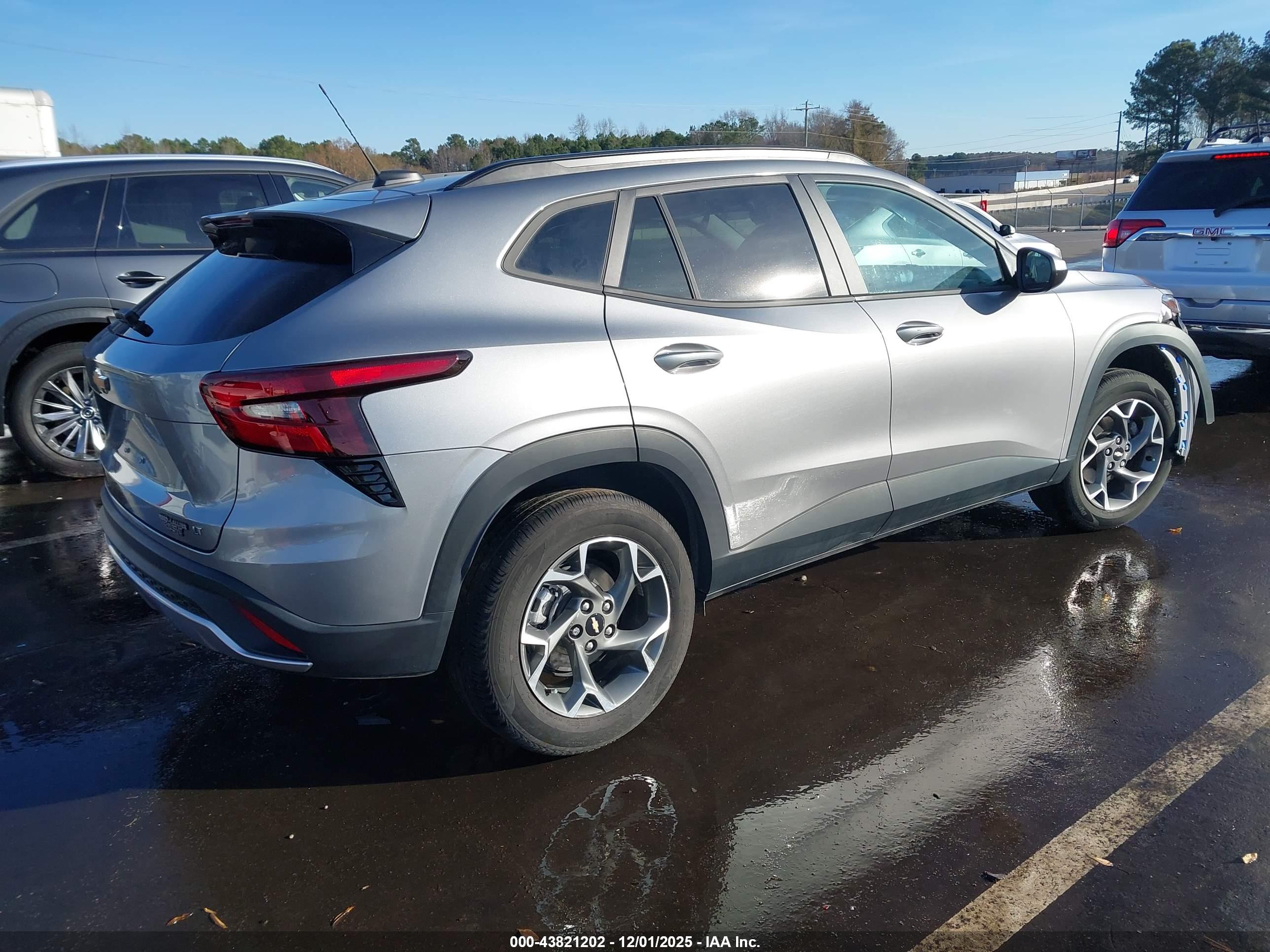 CHEVROLET TRAX image 4