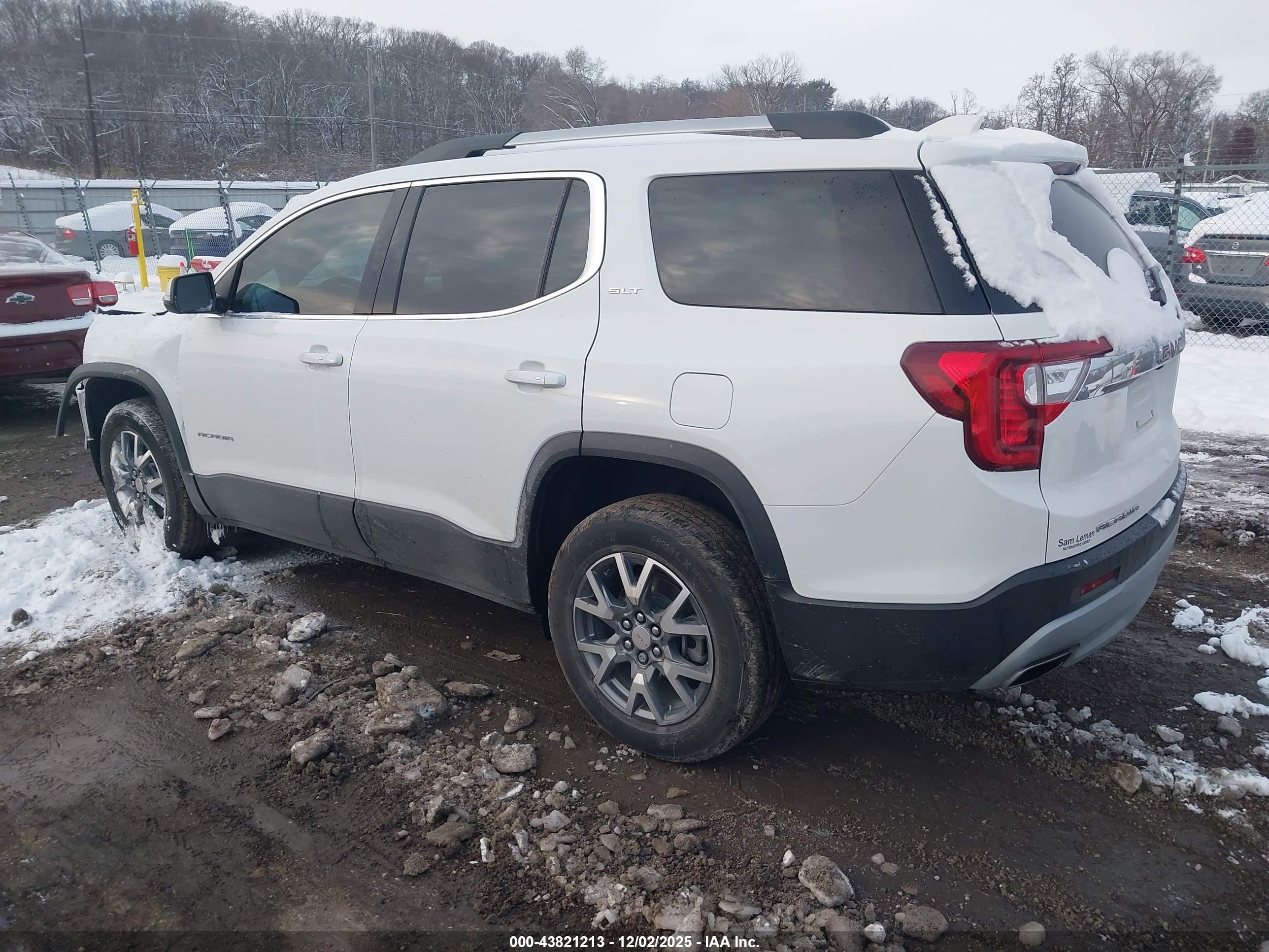 GMC ACADIA image 3