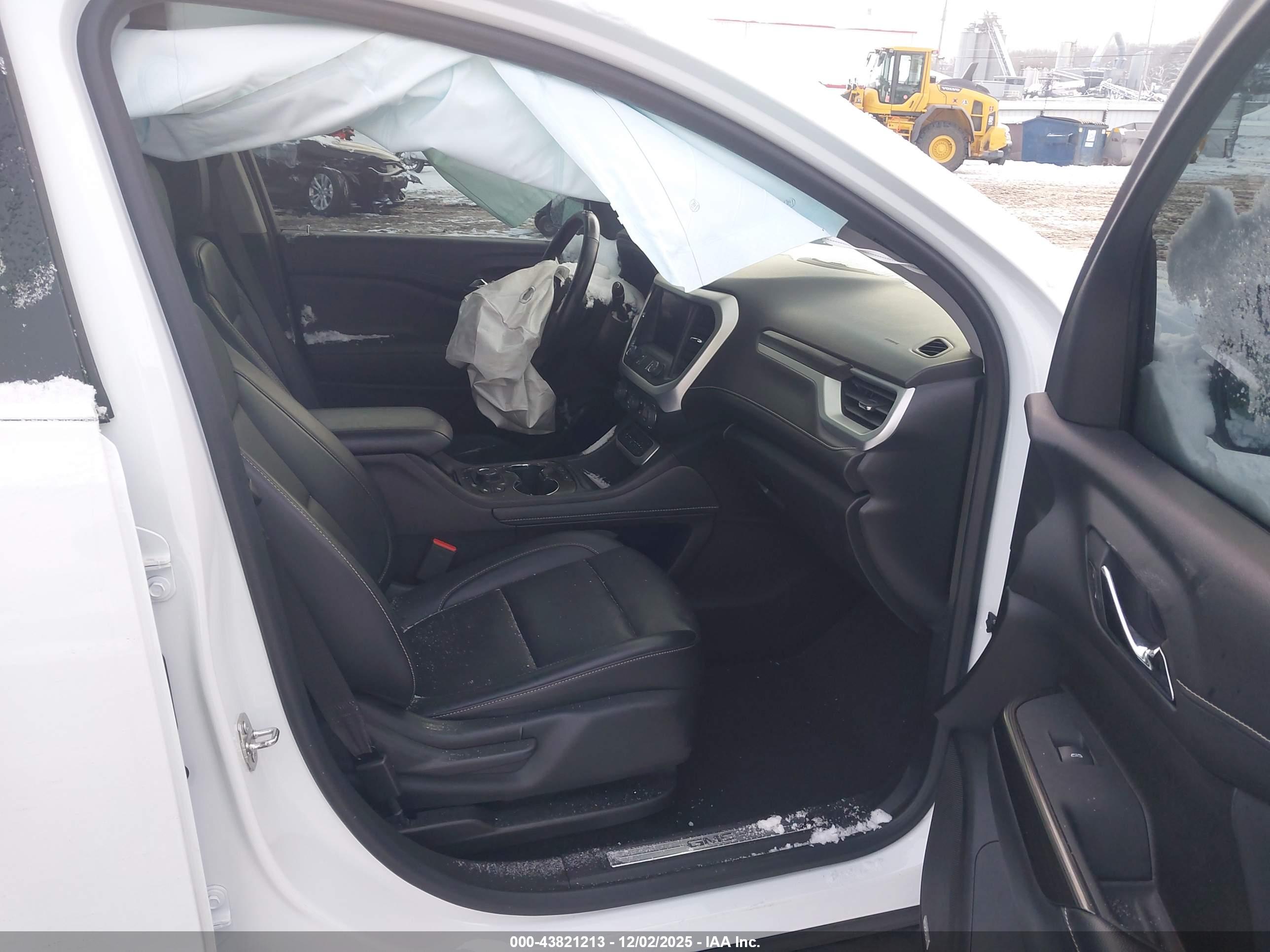 GMC ACADIA image 5