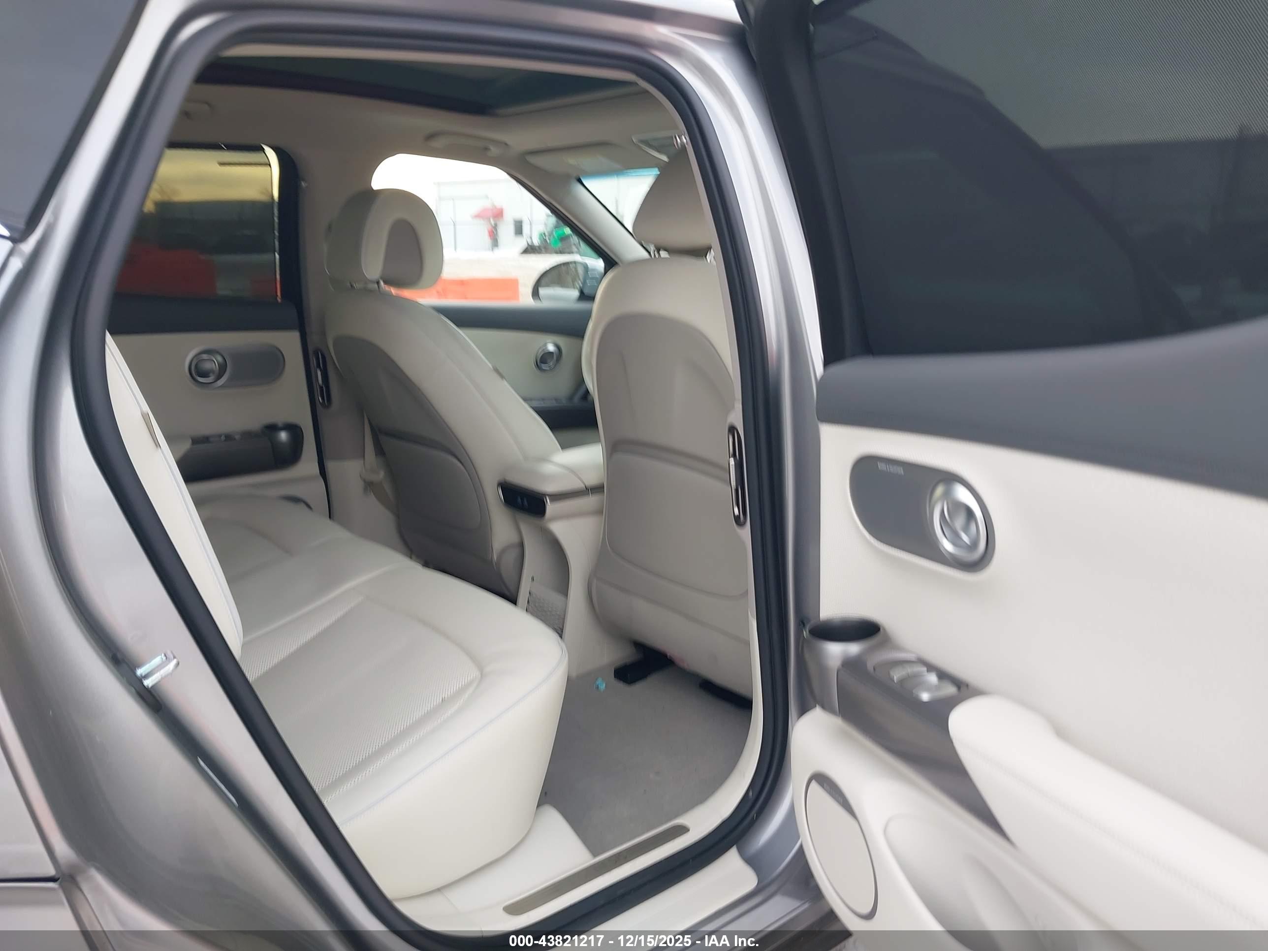 GENESIS GV60 image 8