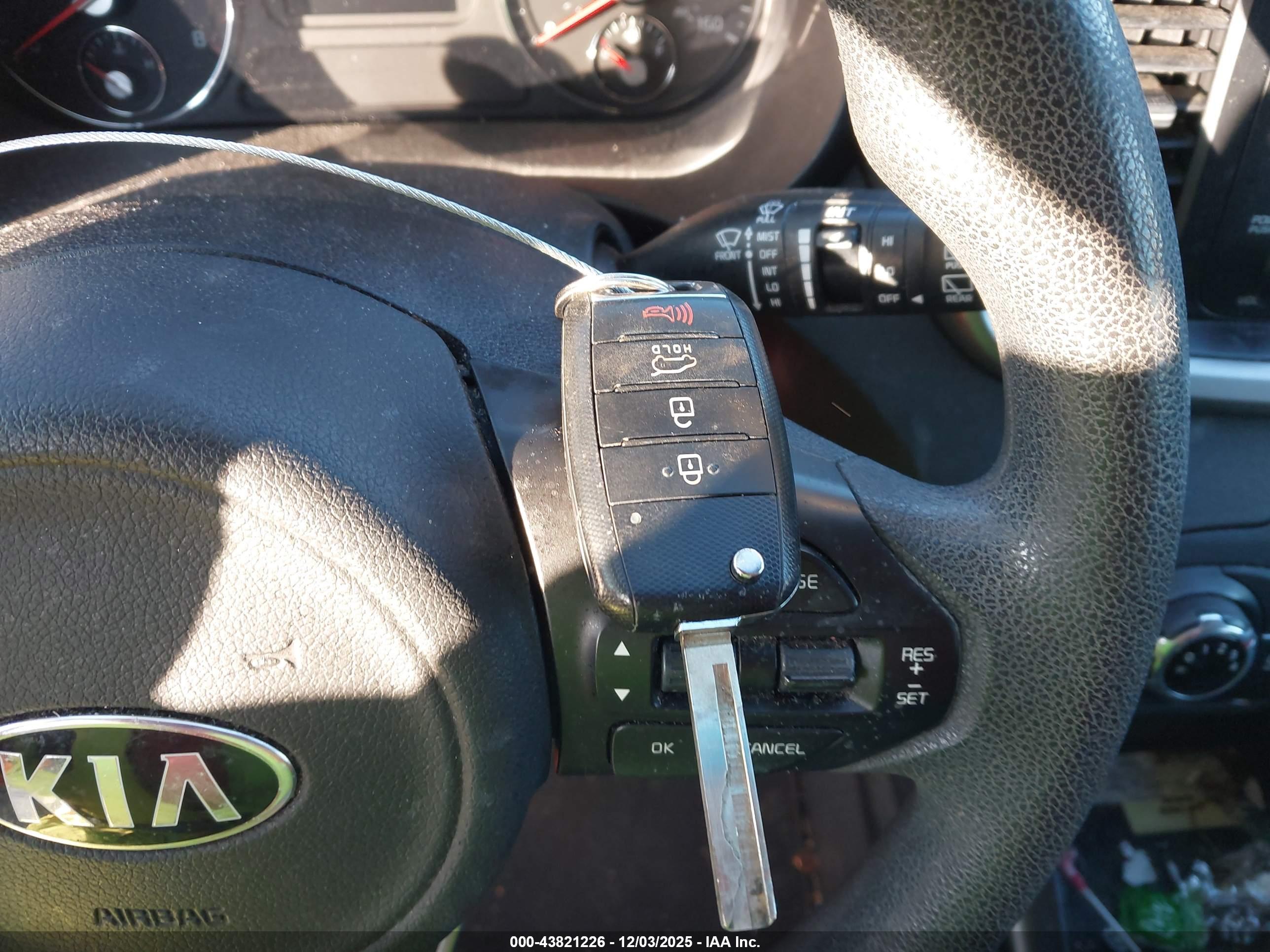 KIA SORENTO image 11