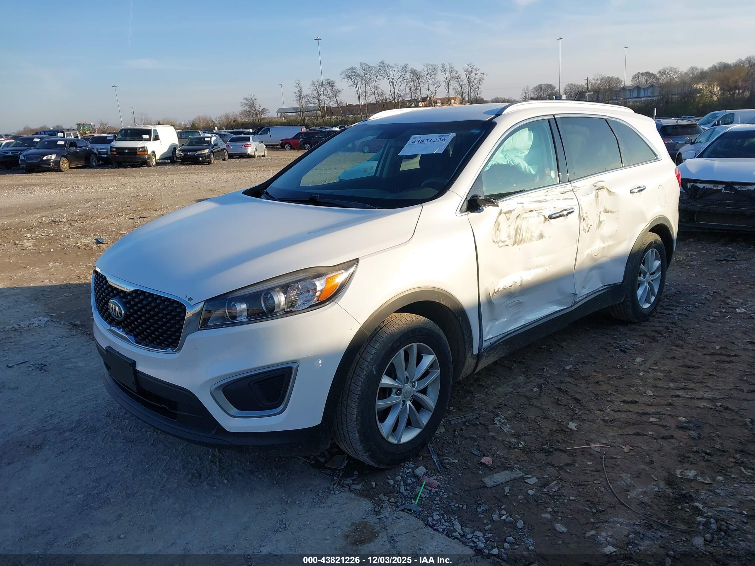 KIA SORENTO image 2