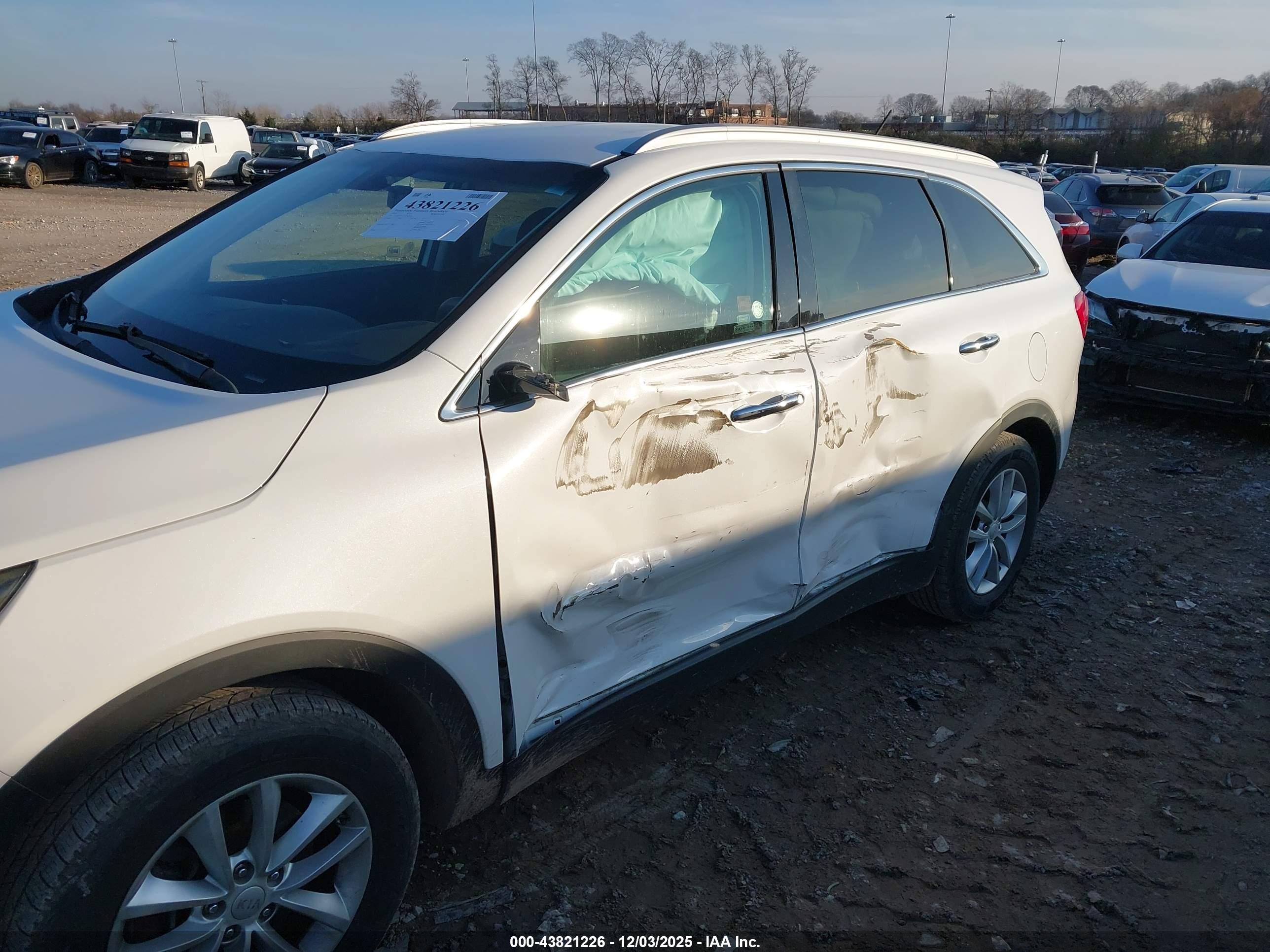KIA SORENTO image 6
