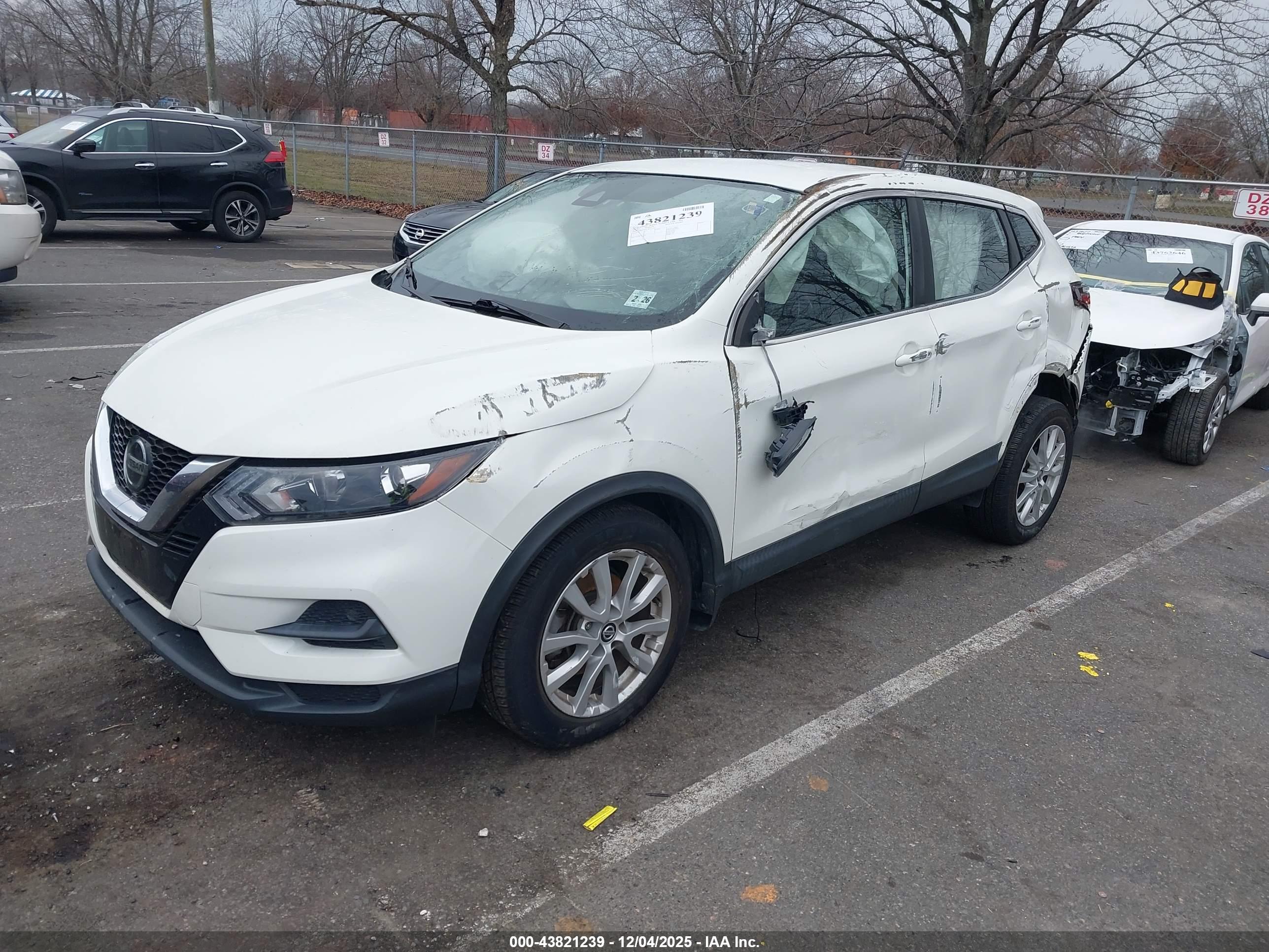 NISSAN ROGUE image 2