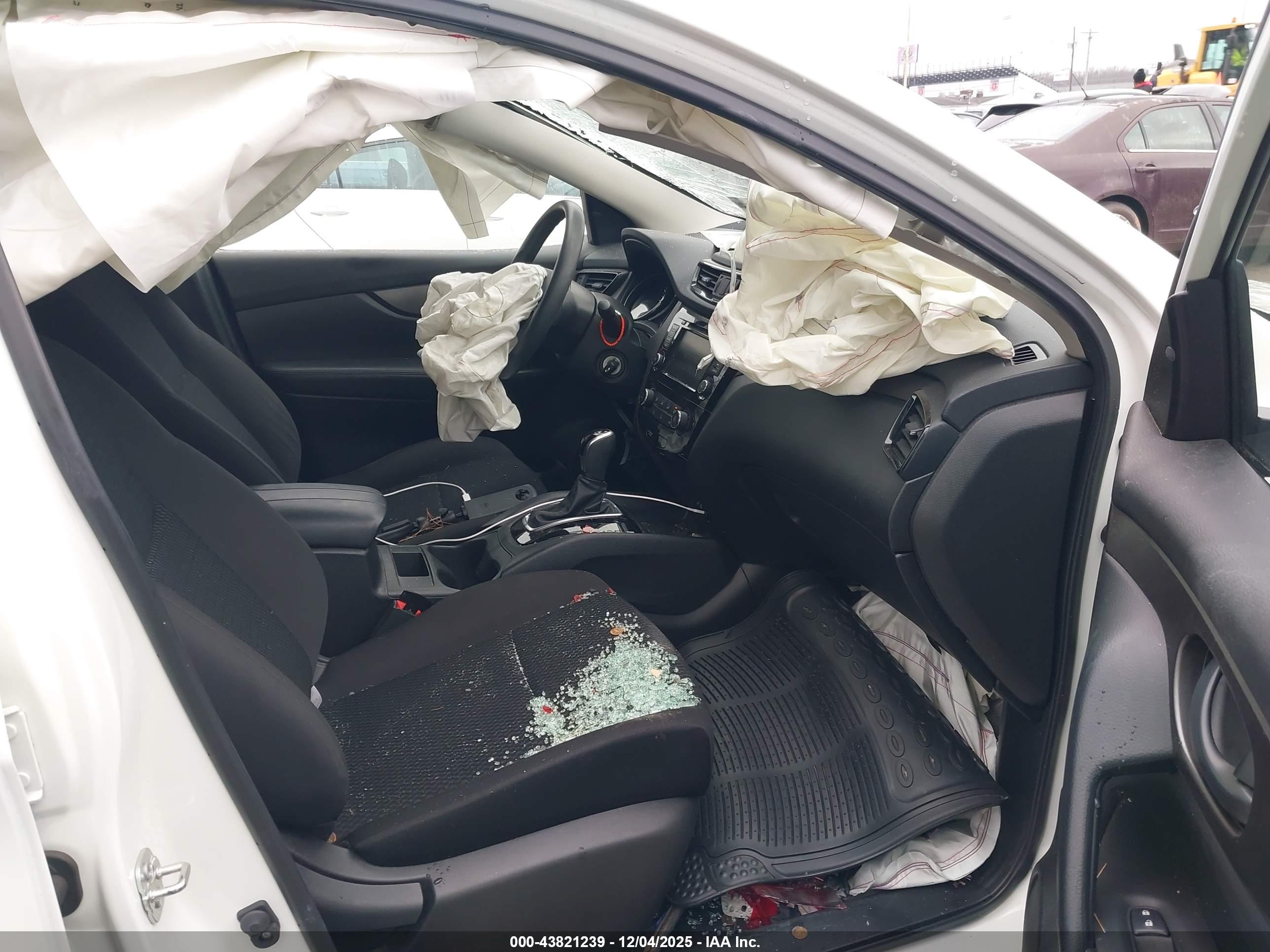 NISSAN ROGUE image 5