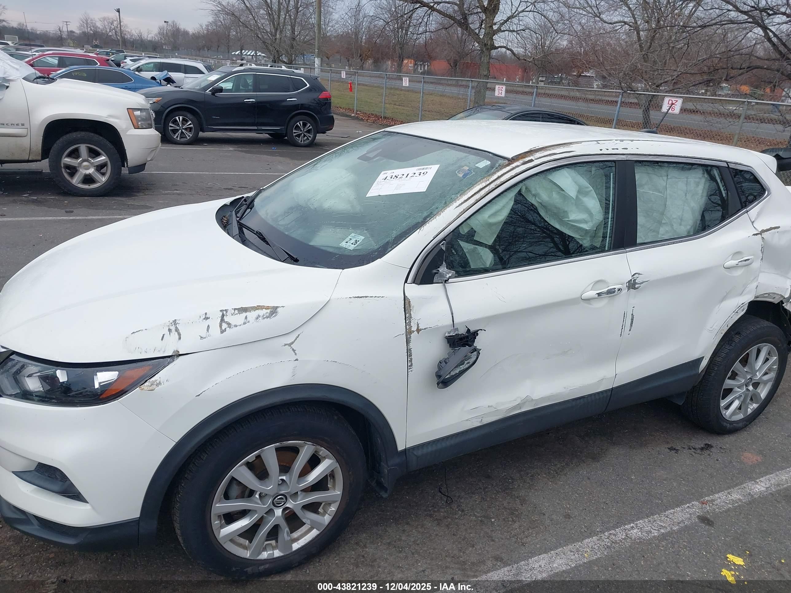 NISSAN ROGUE image 6