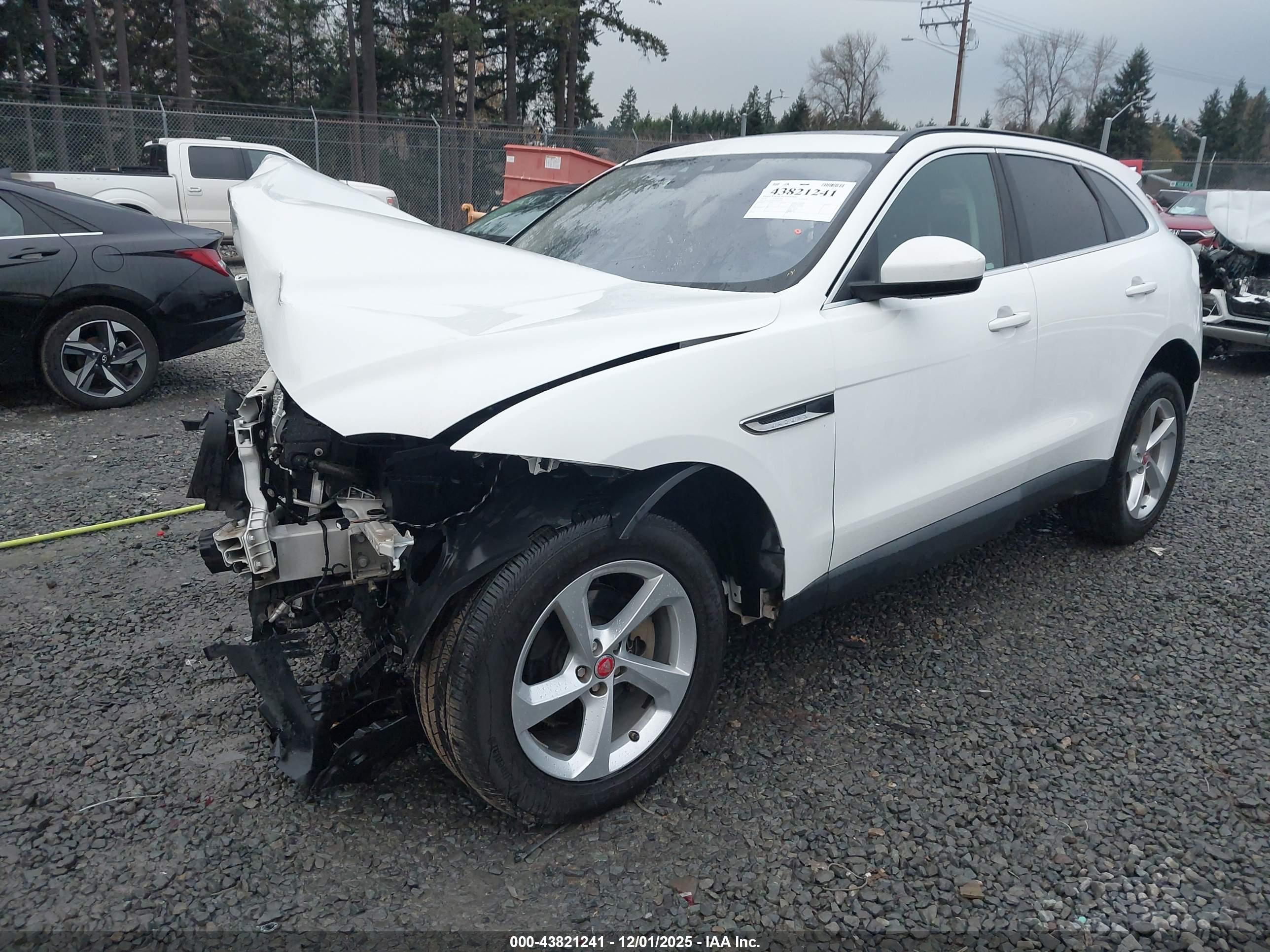 JAGUAR F-PACE image 2