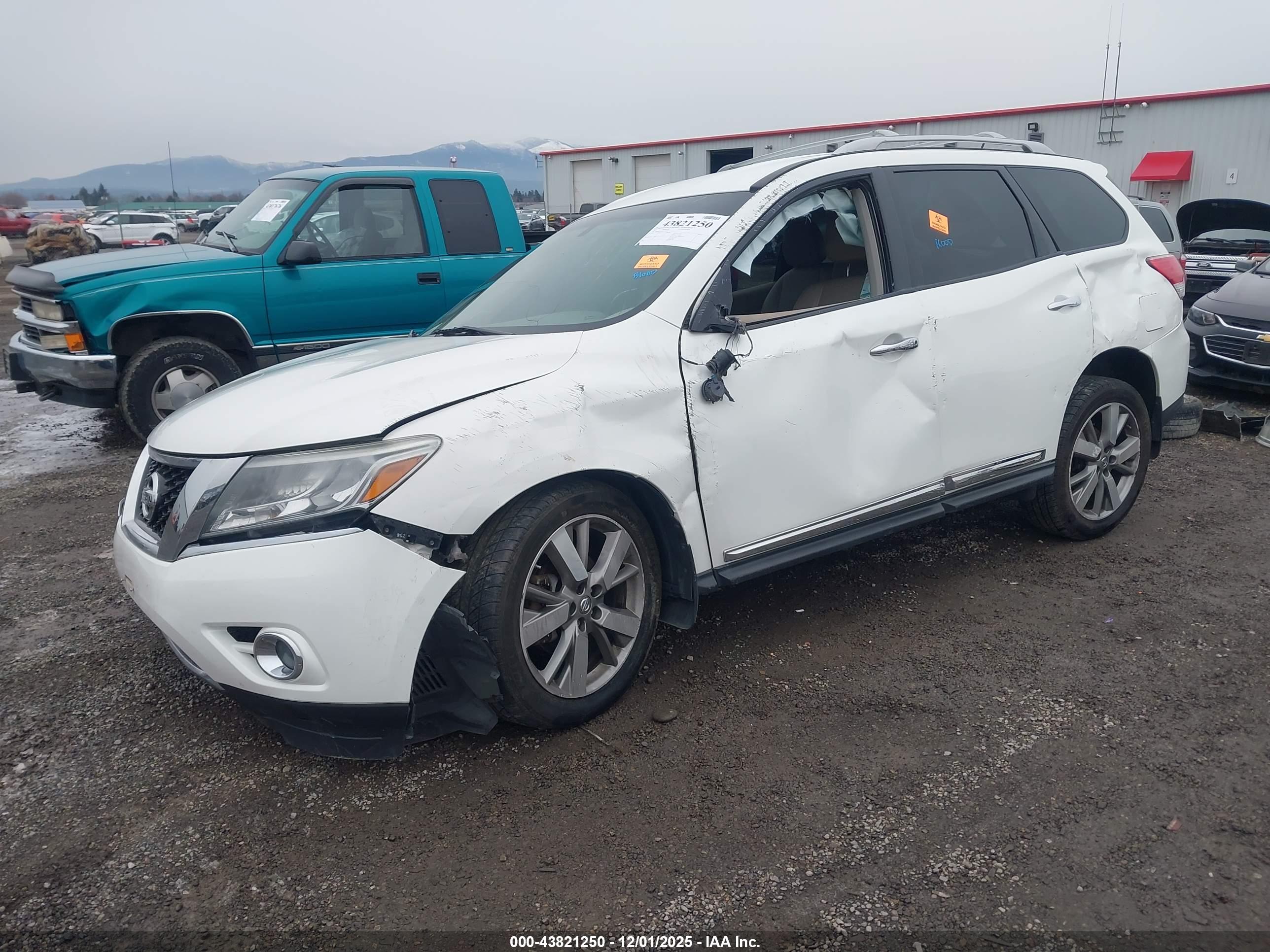 NISSAN PATHFINDER image 2
