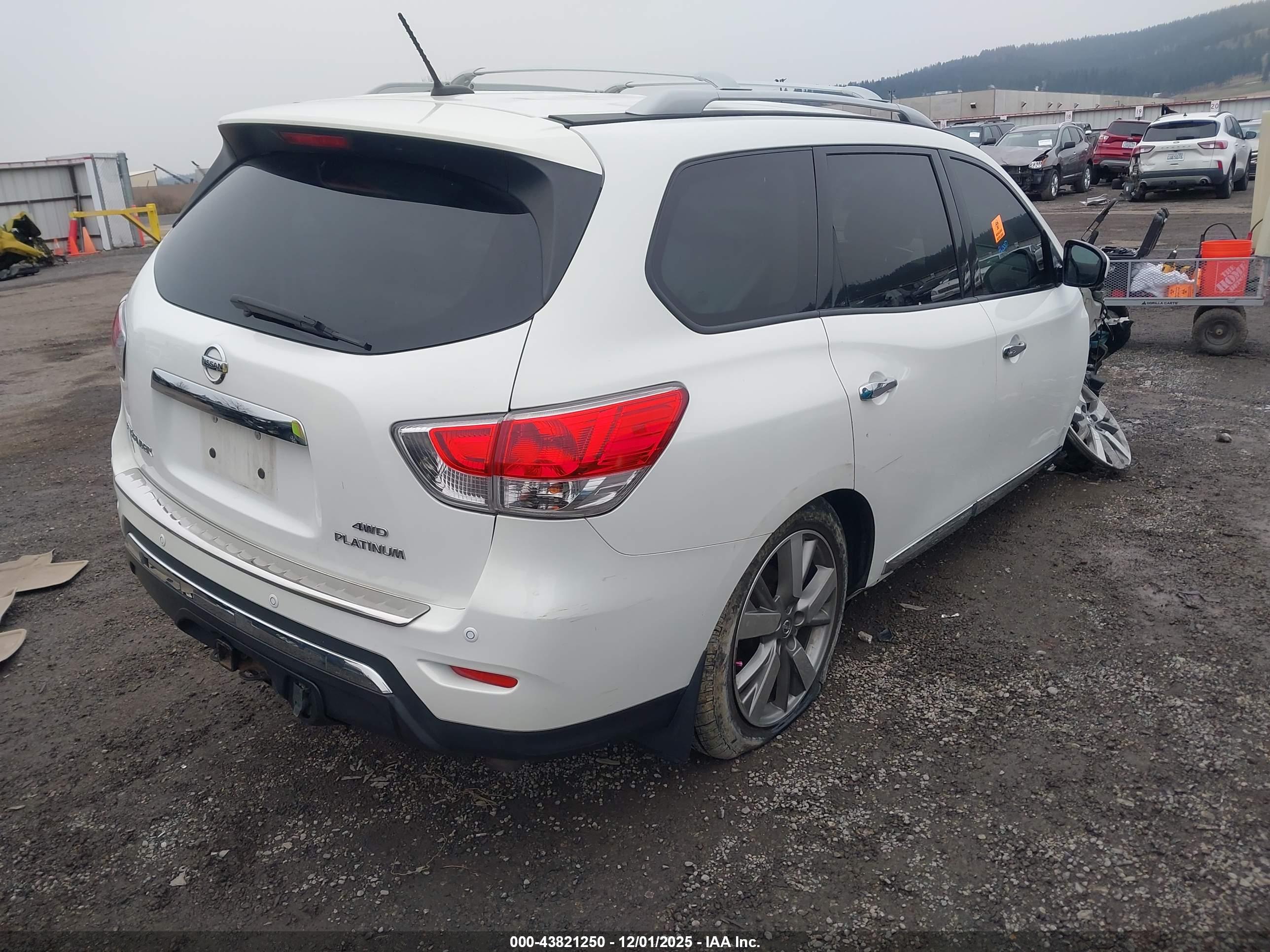 NISSAN PATHFINDER image 4