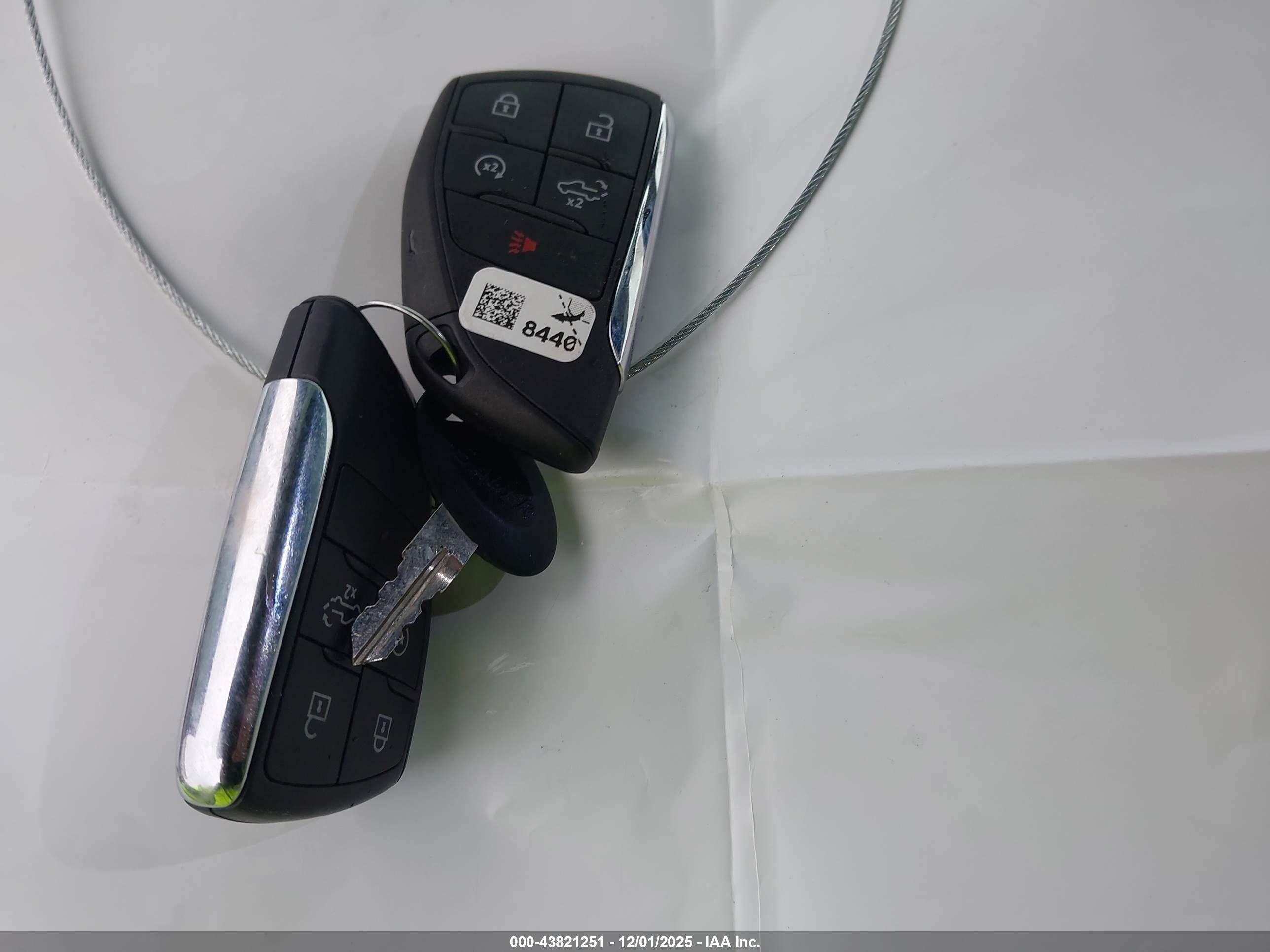GMC SIERRA image 11