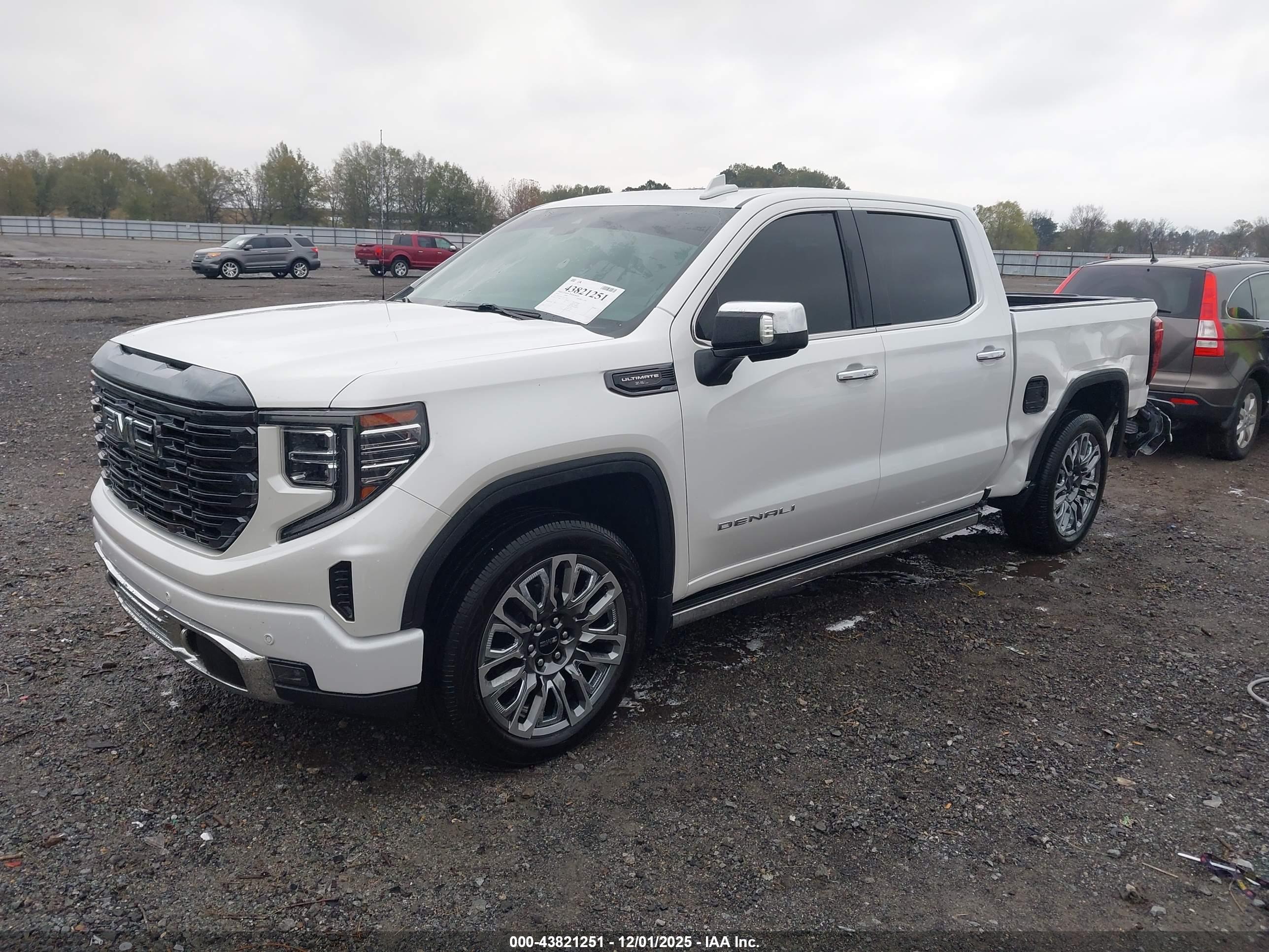 GMC SIERRA image 2