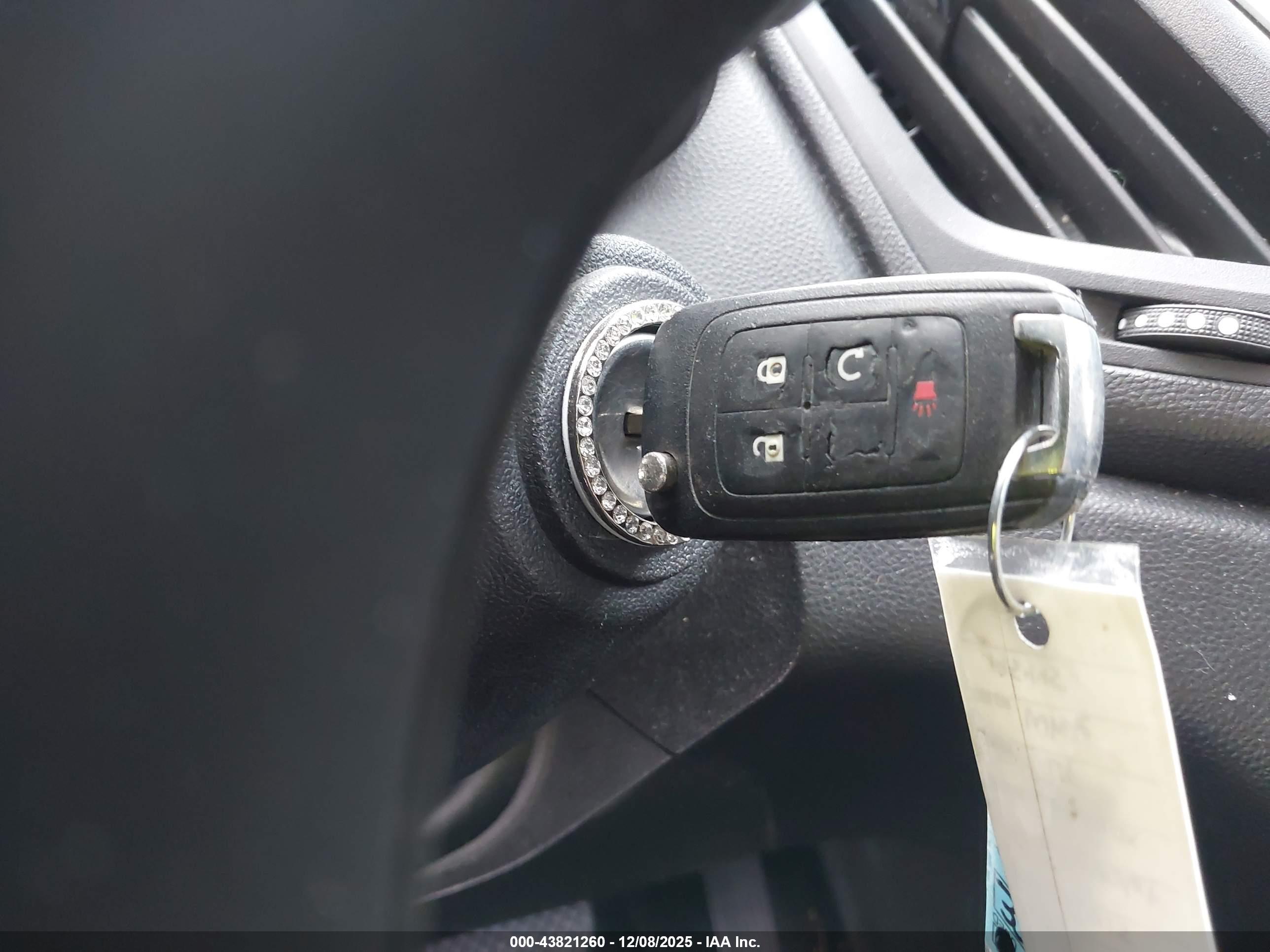 CHEVROLET EQUINOX image 11