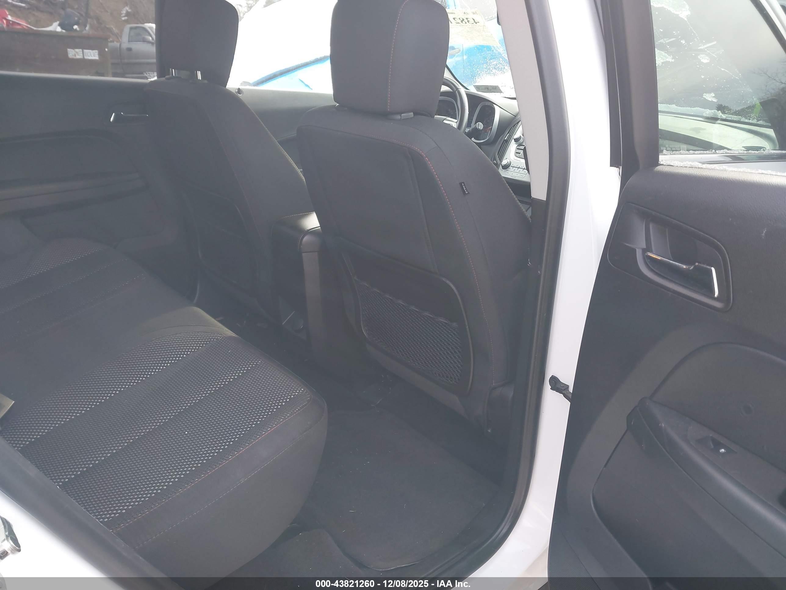 CHEVROLET EQUINOX image 8