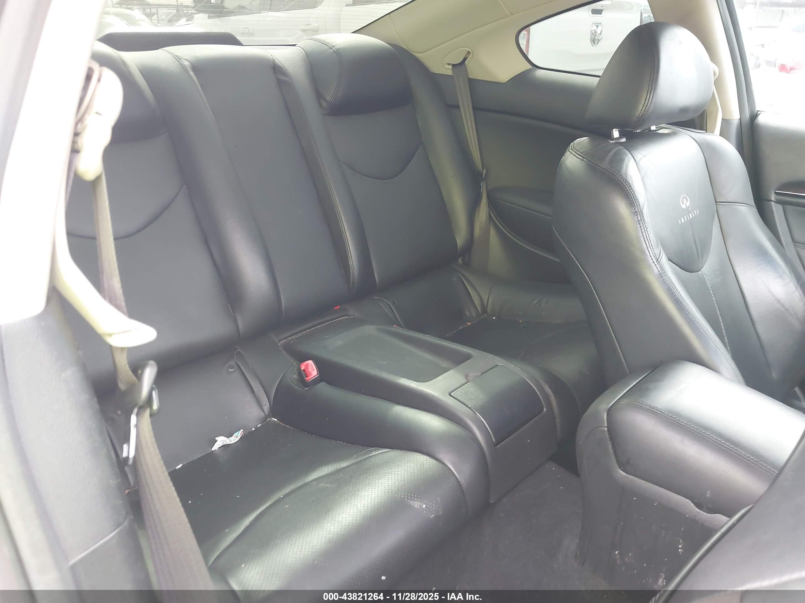 INFINITI G37X image 8