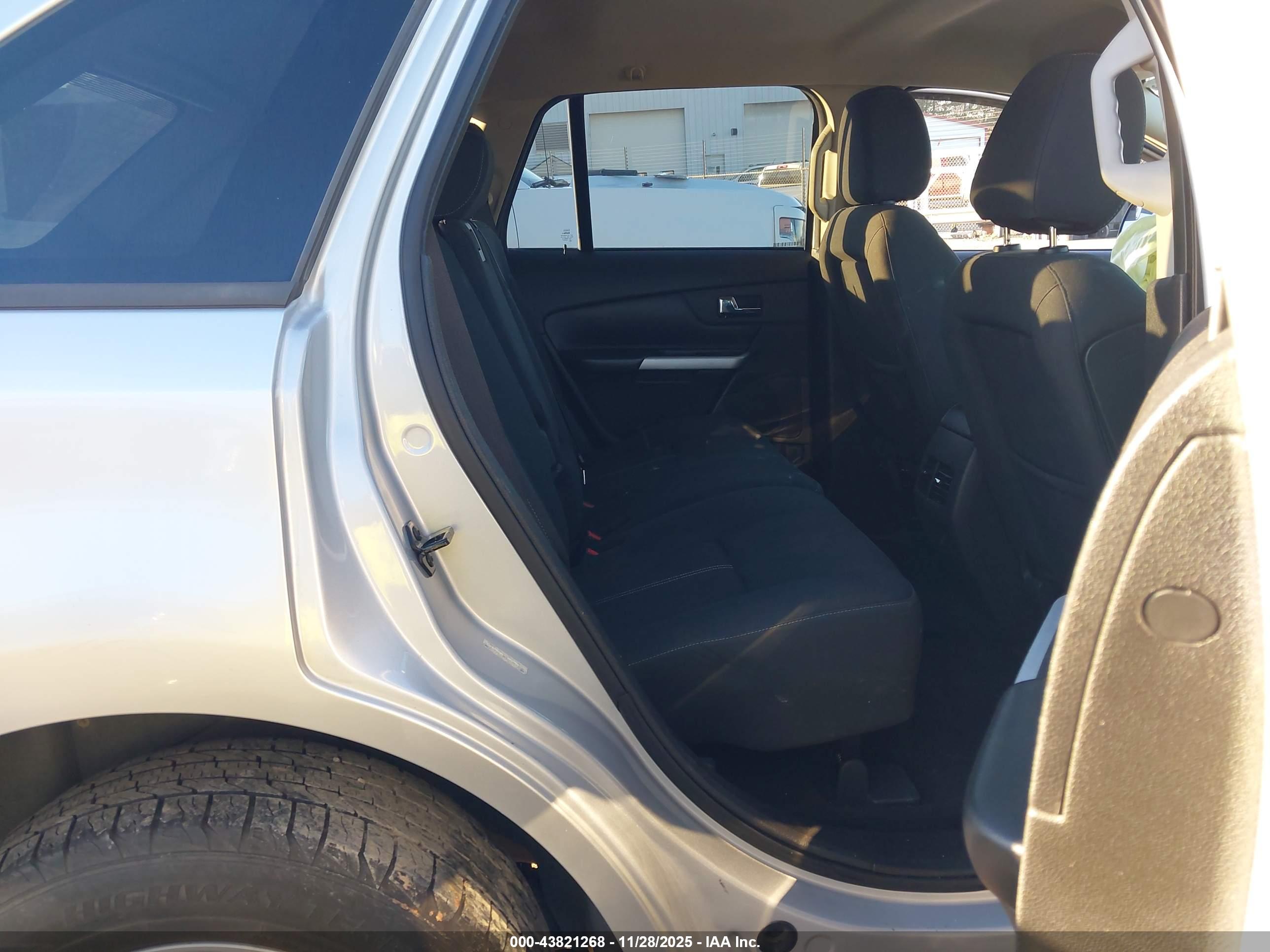 FORD EDGE image 8
