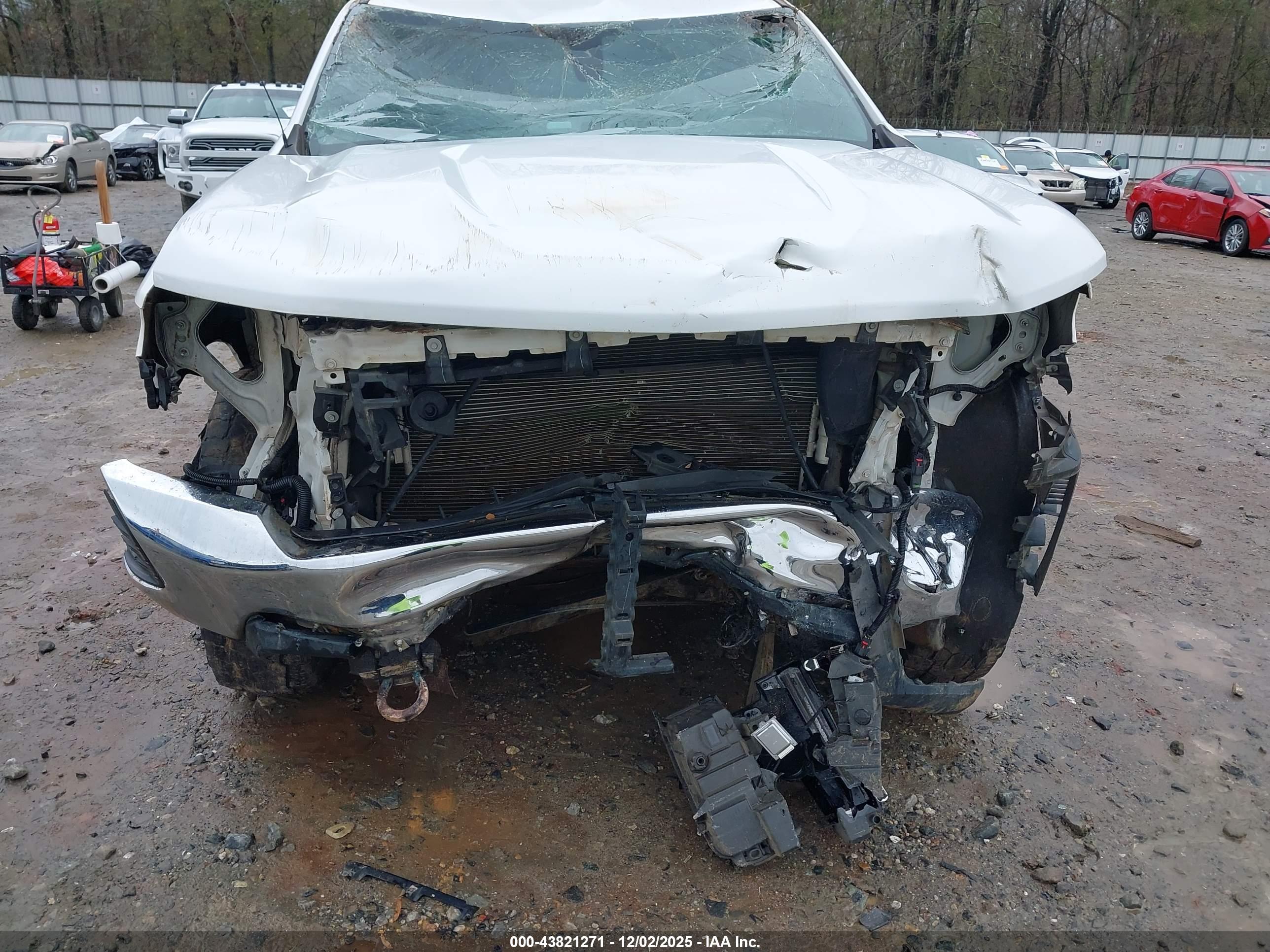 CHEVROLET SILVERADO image 6