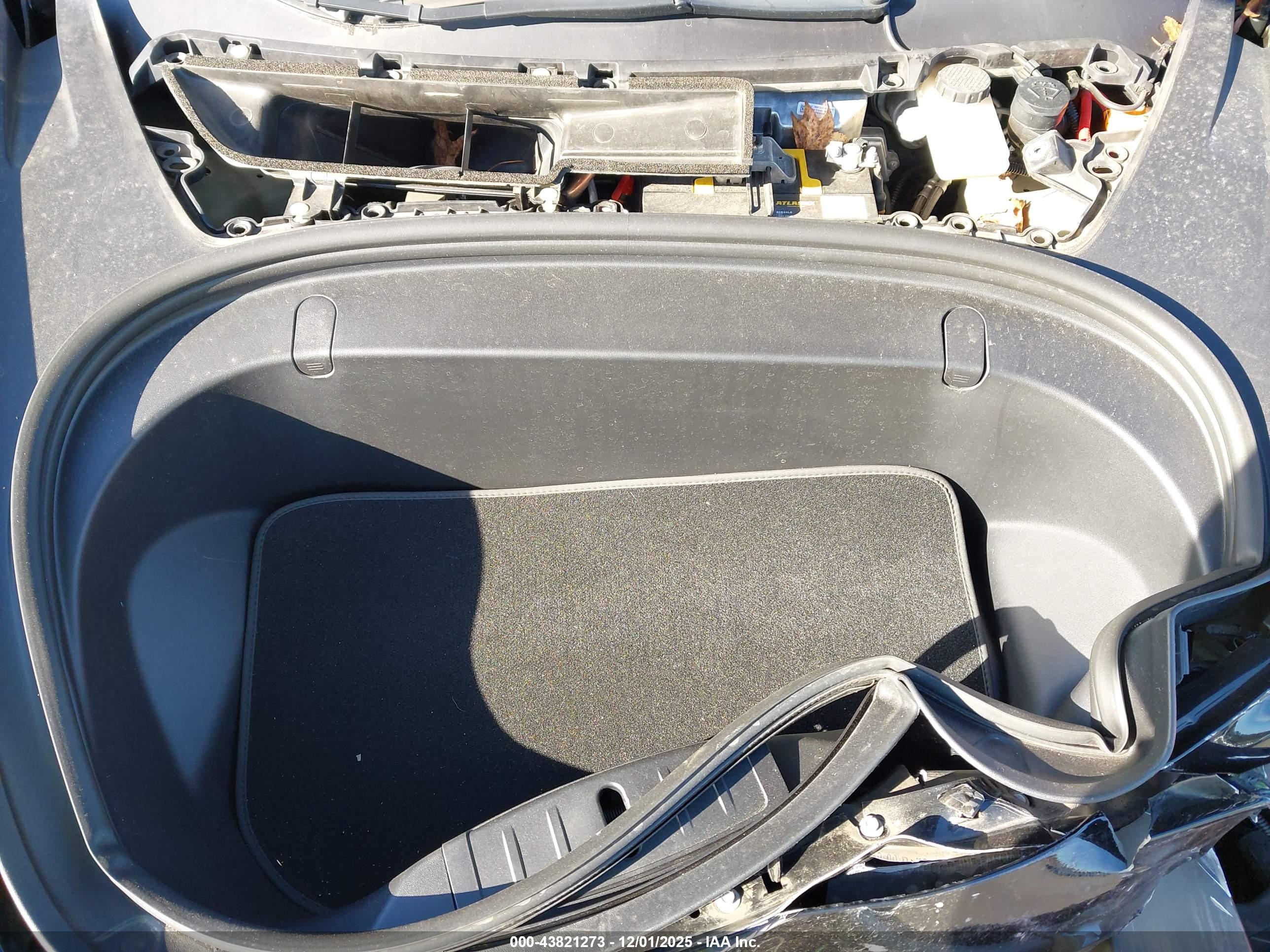 TESLA MODEL image 10