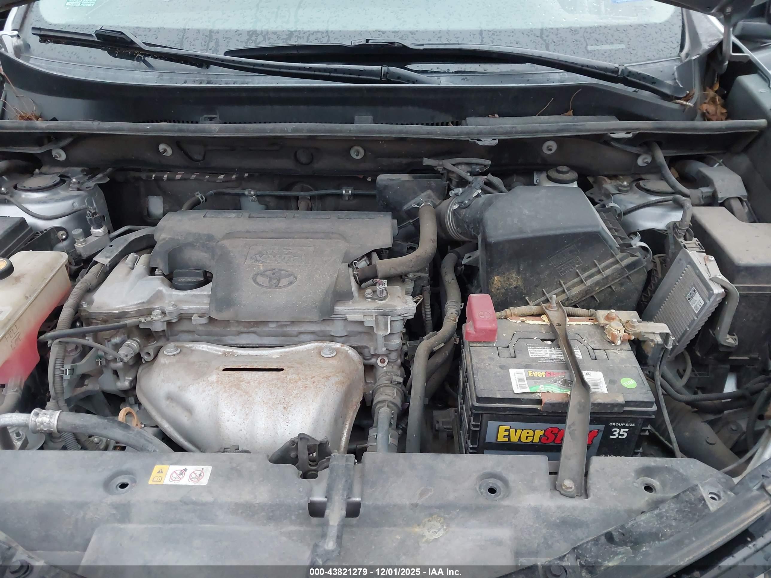 TOYOTA RAV4 image 10