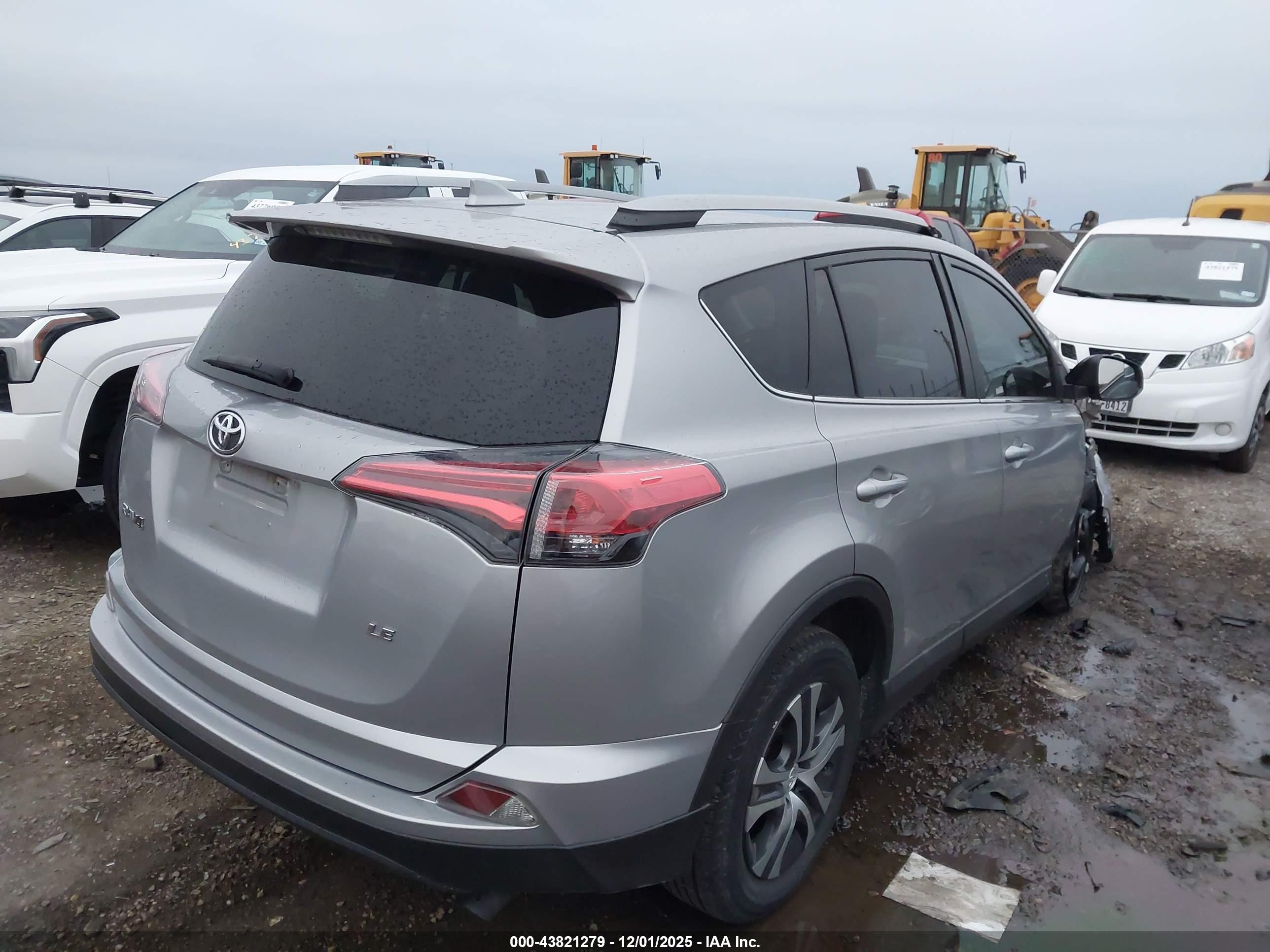 TOYOTA RAV4 image 4