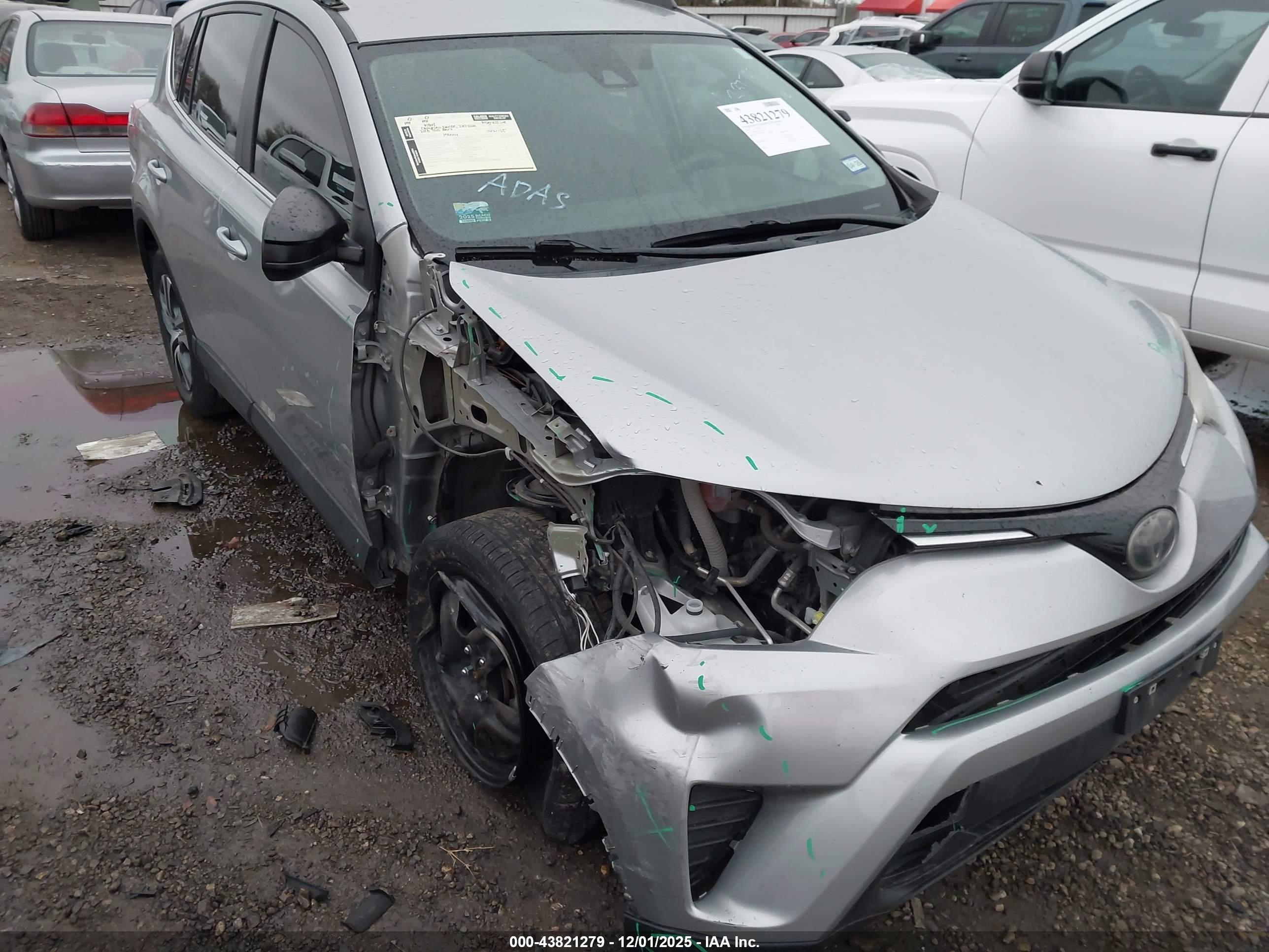 TOYOTA RAV4 image 6