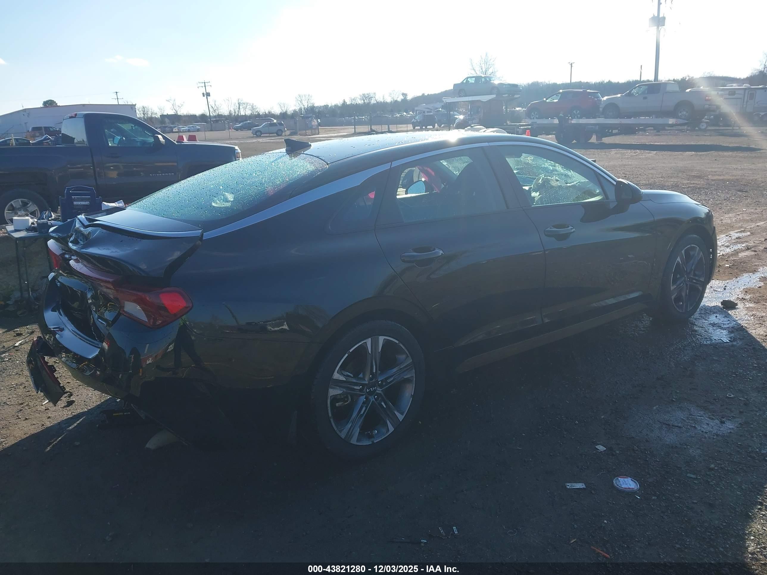 KIA K5 image 4