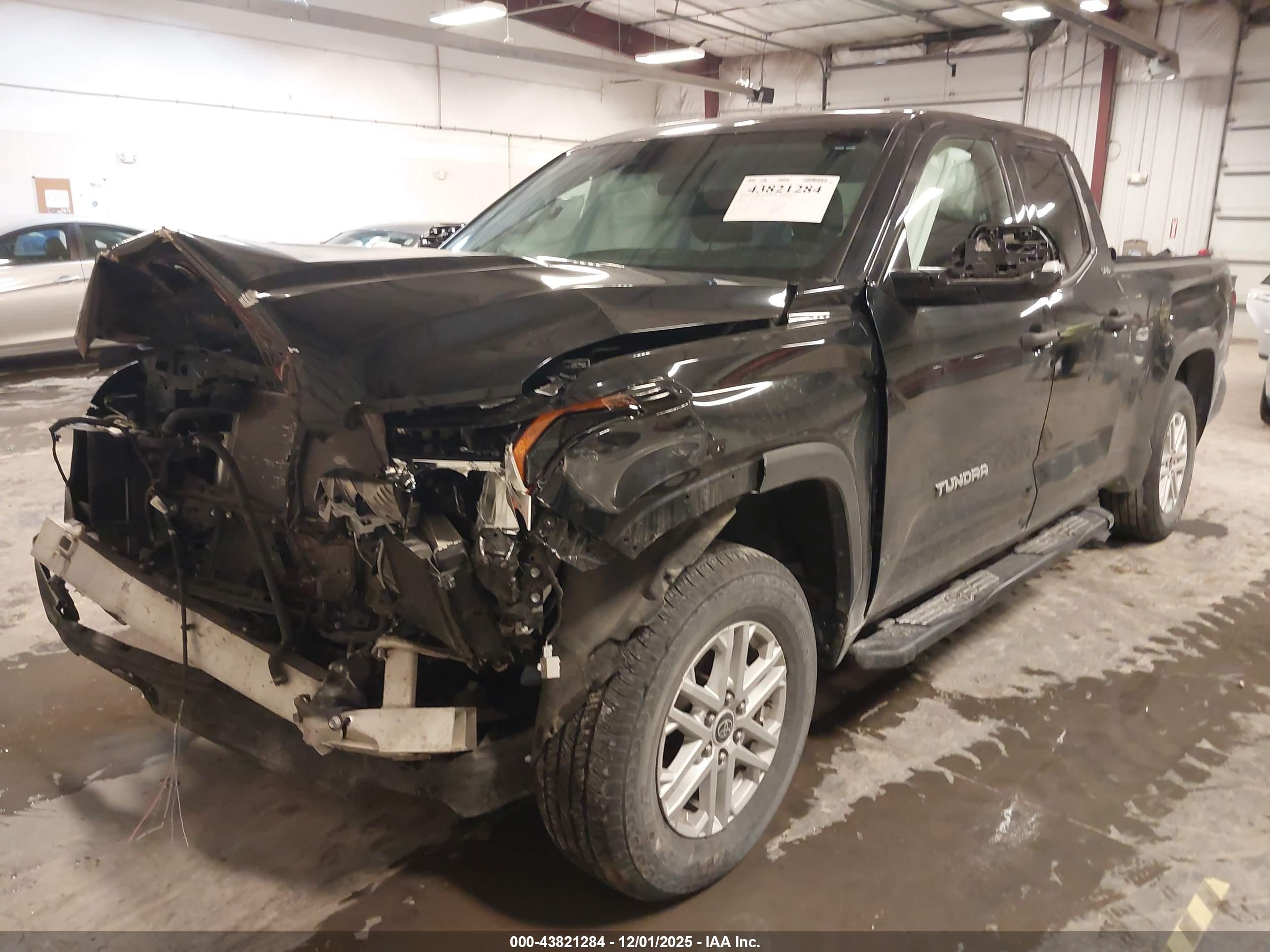 TOYOTA TUNDRA image 2