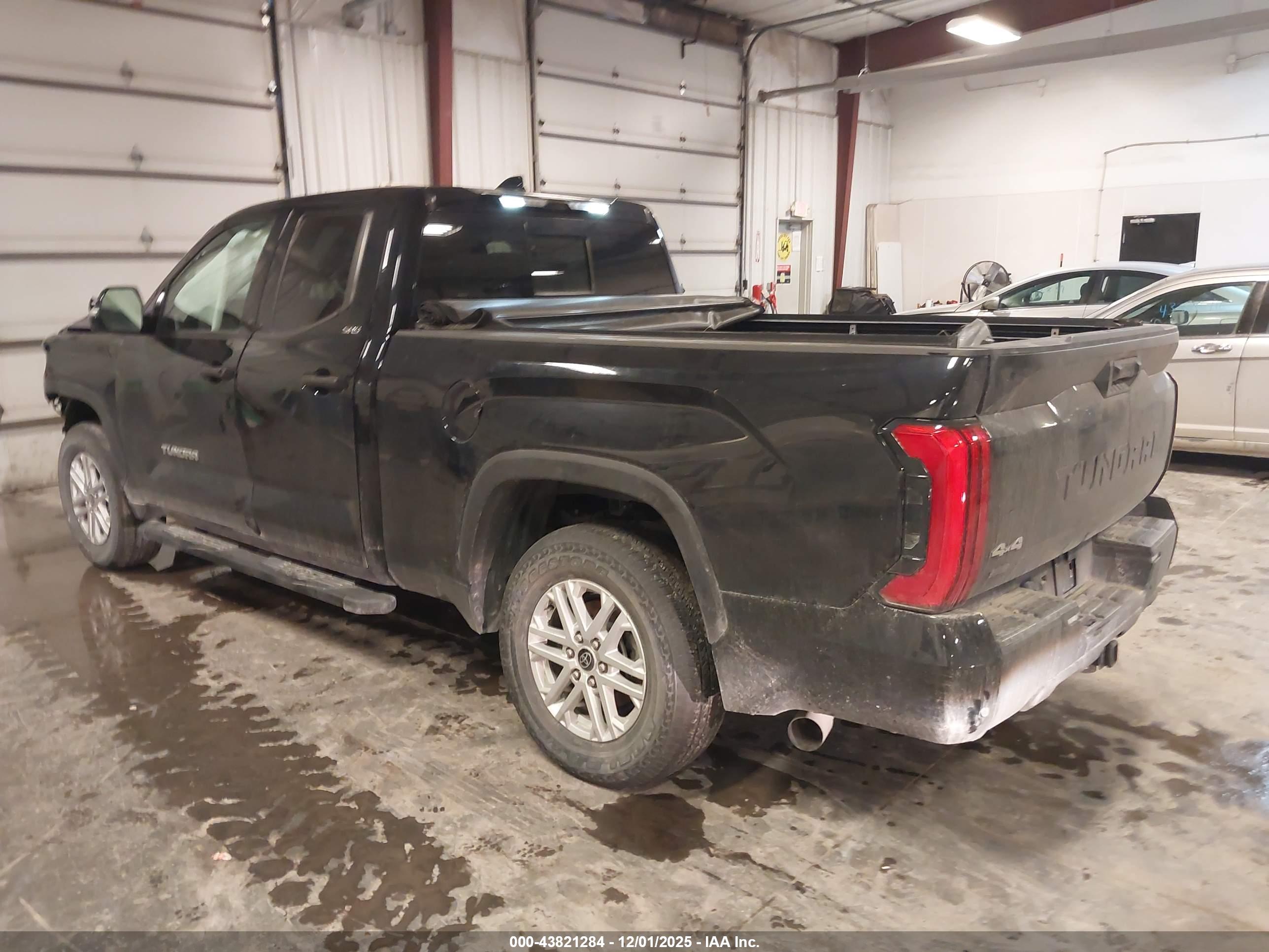 TOYOTA TUNDRA image 3