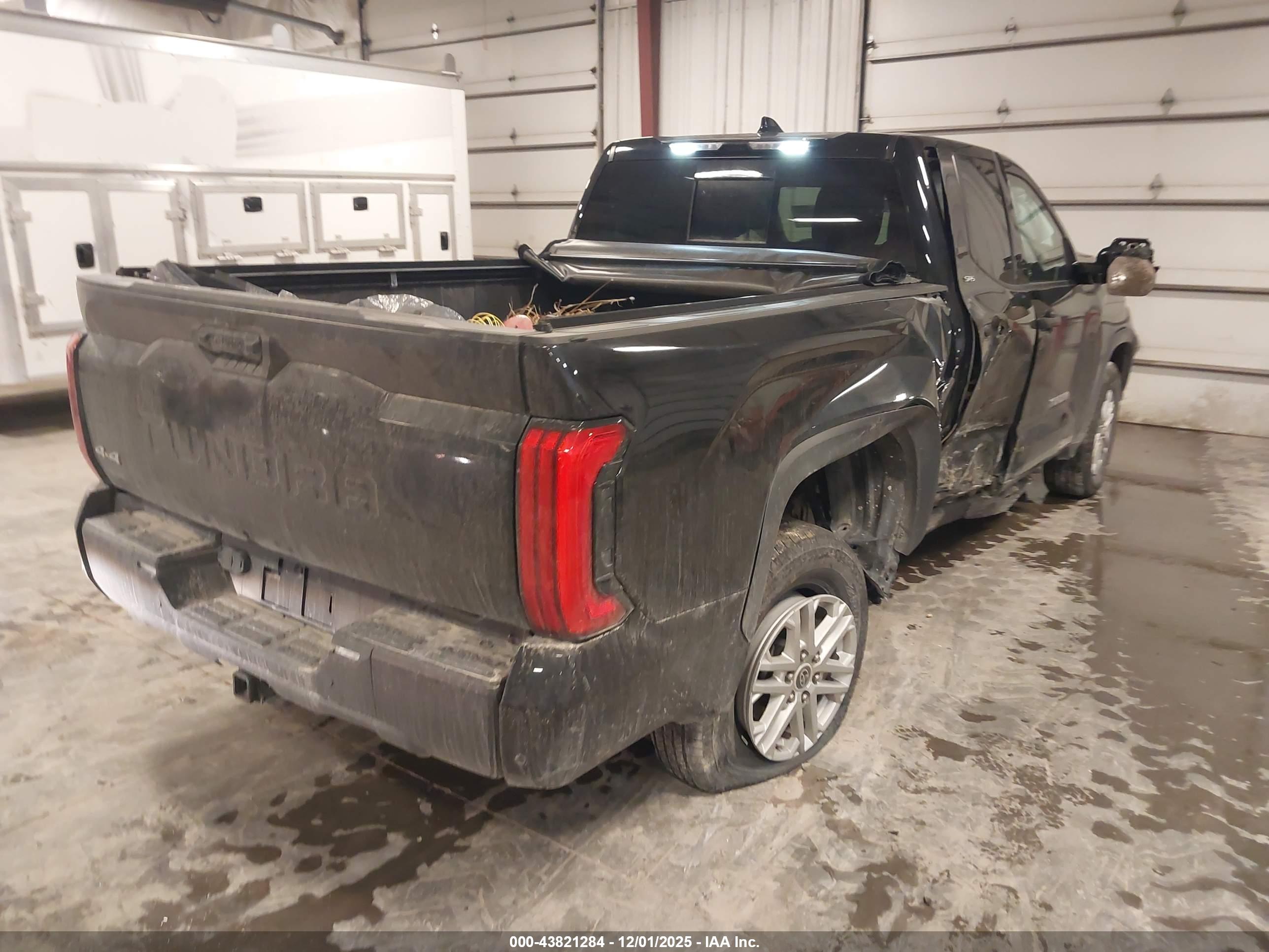 TOYOTA TUNDRA image 4