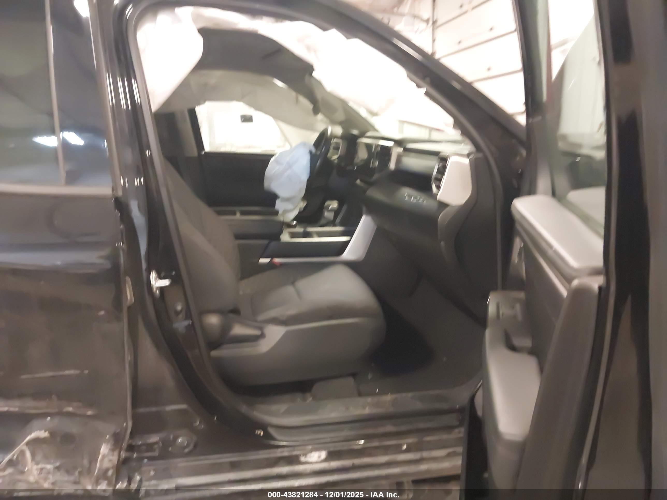 TOYOTA TUNDRA image 5