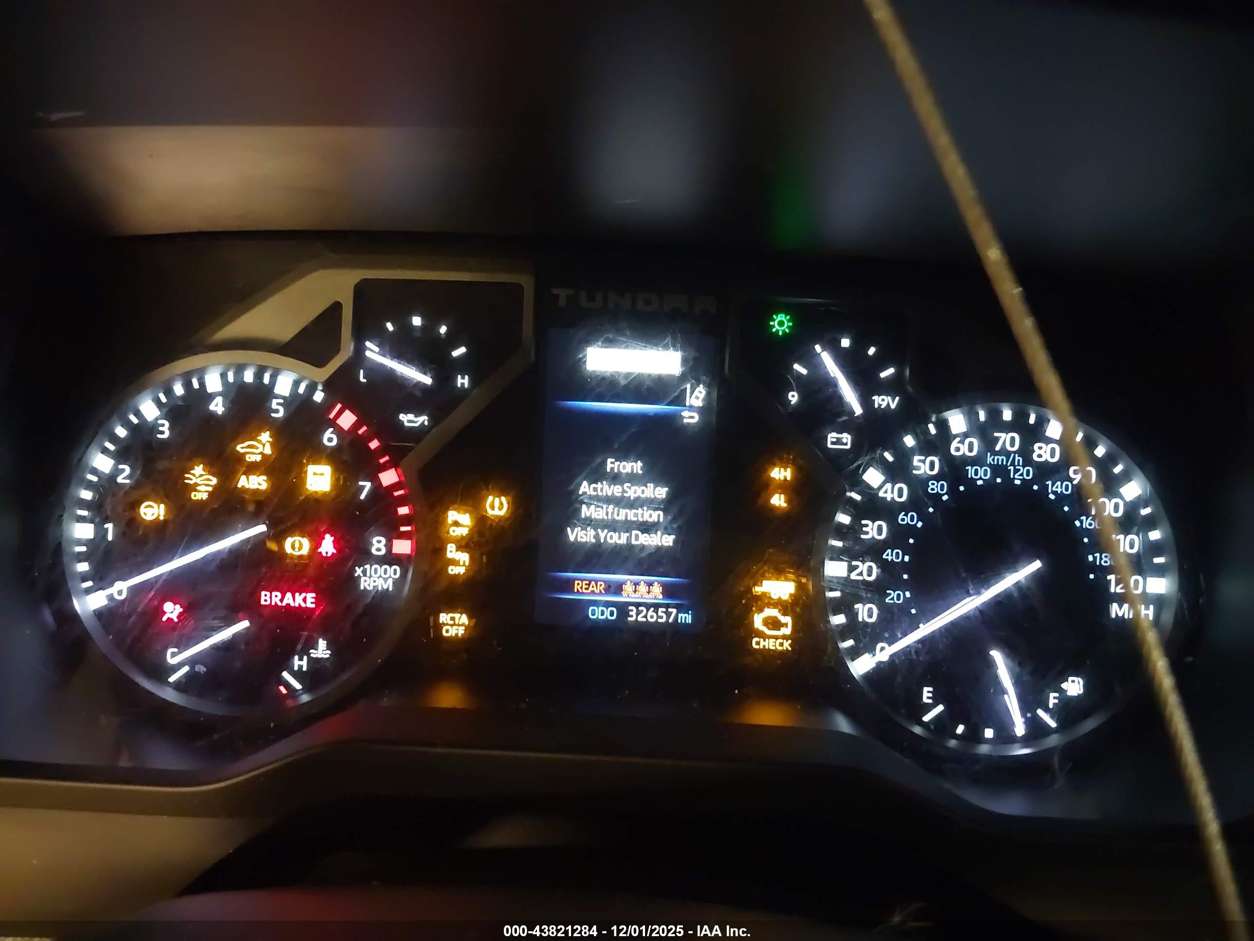 TOYOTA TUNDRA image 7