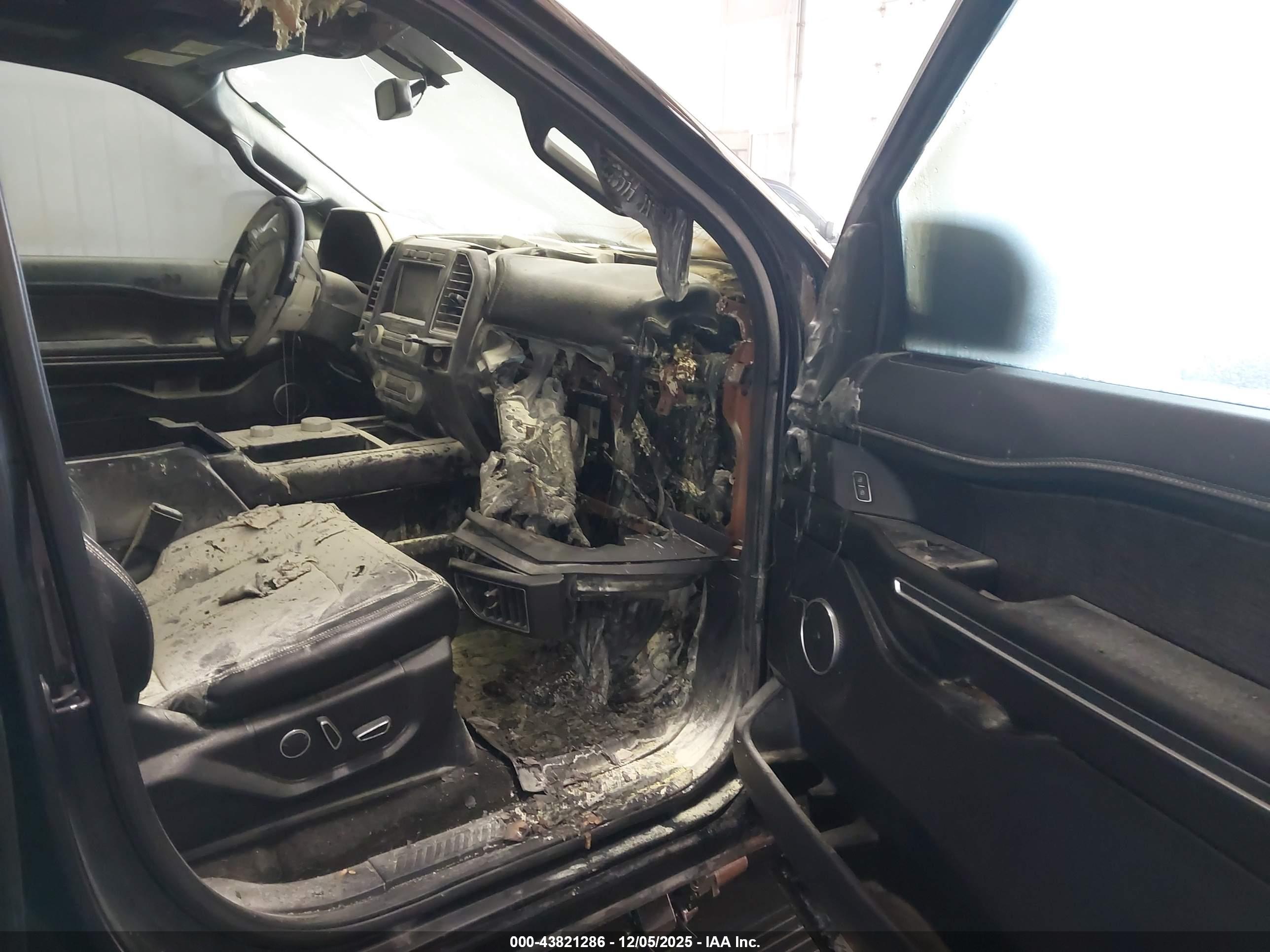 FORD EXPEDITION image 6