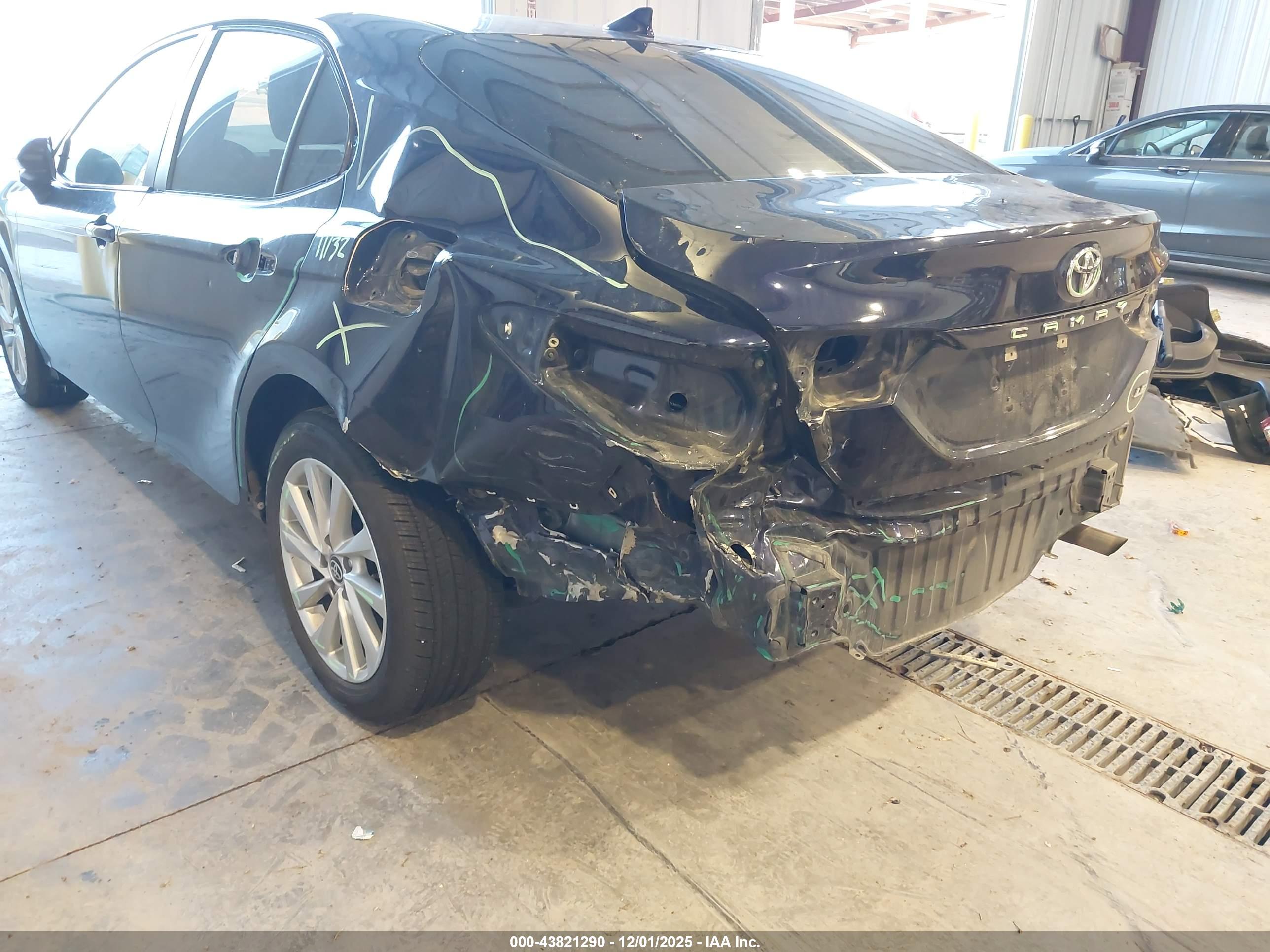 TOYOTA CAMRY image 6