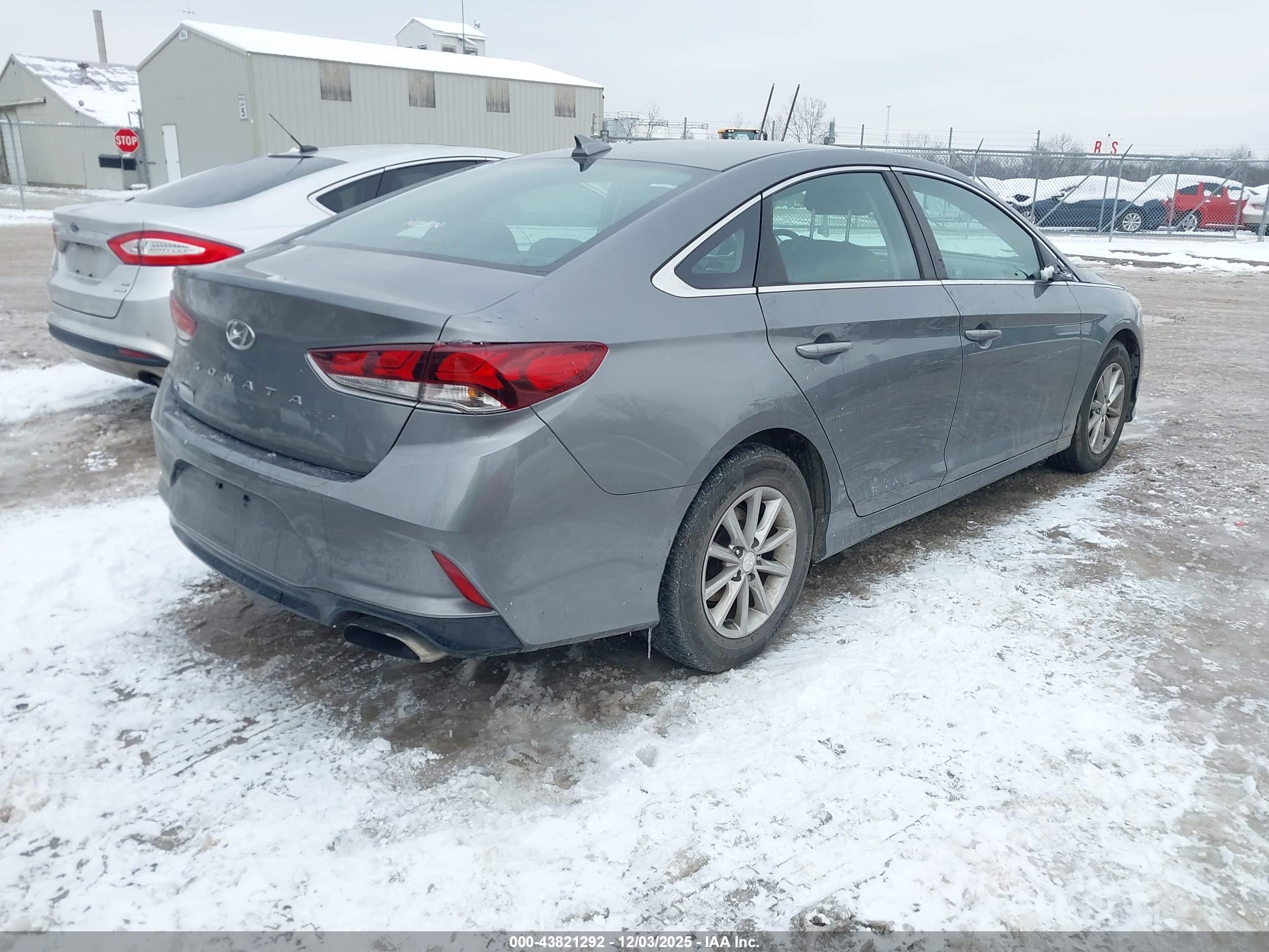 HYUNDAI SONATA image 4