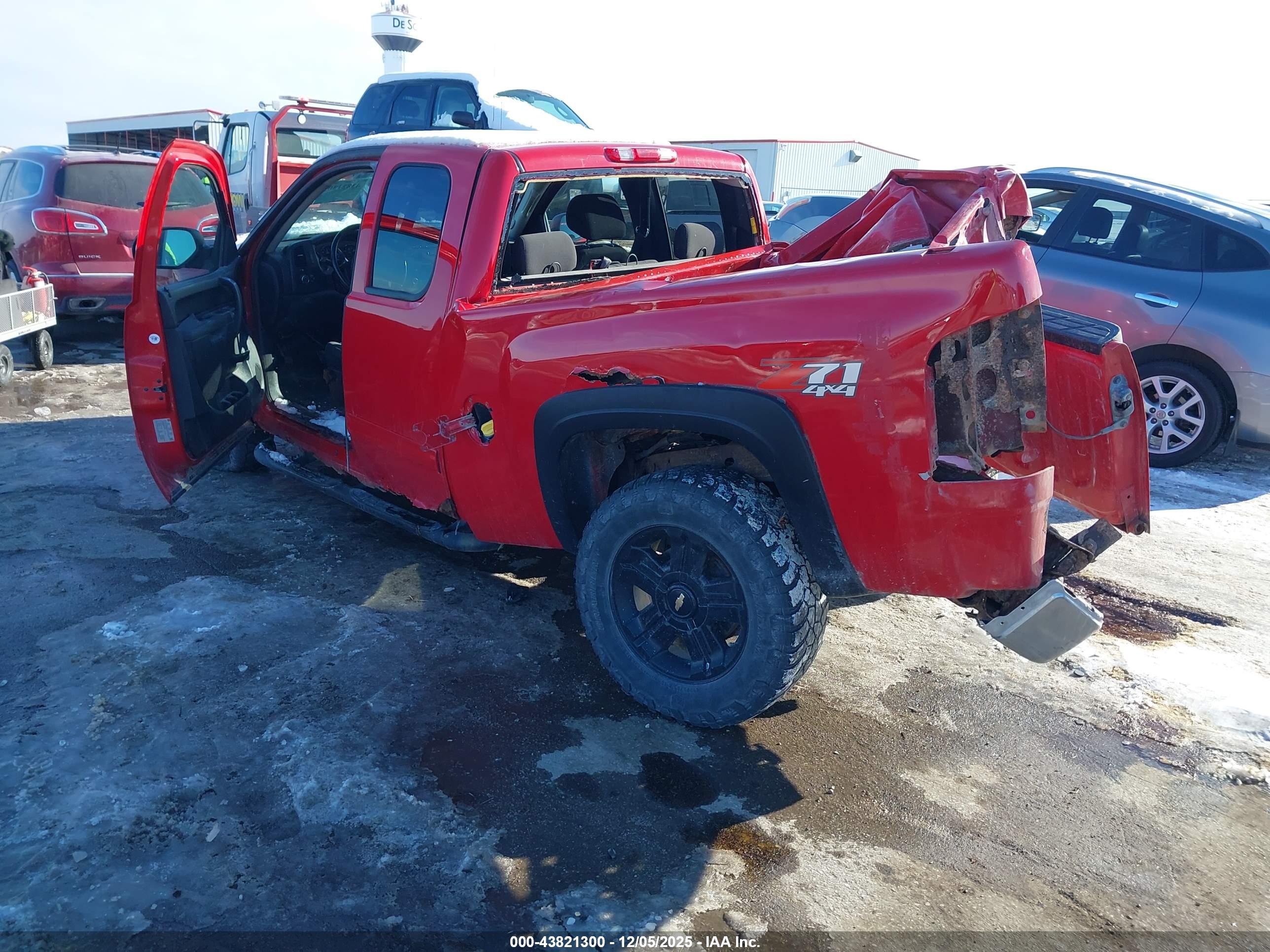 CHEVROLET SILVERADO image 3