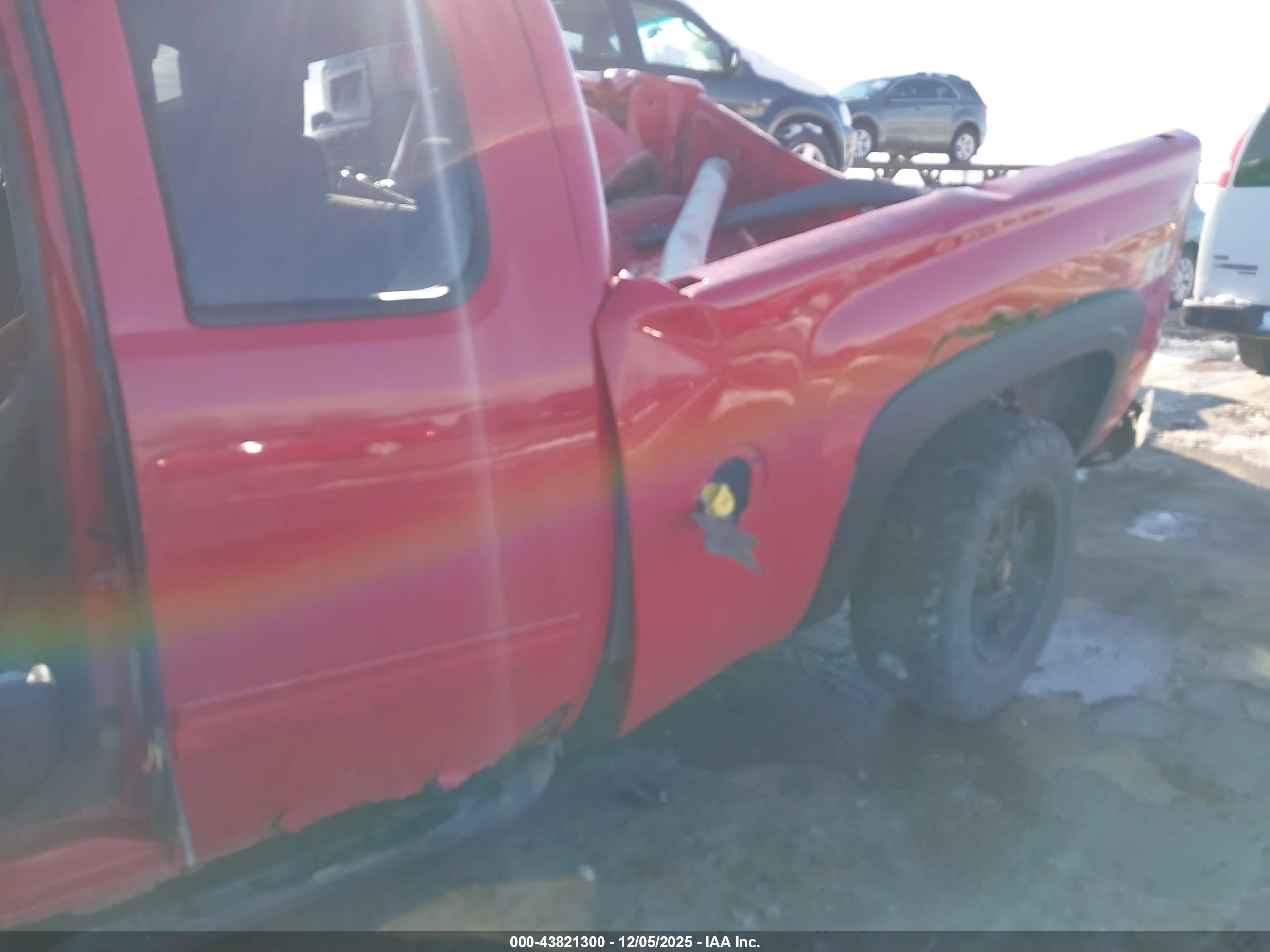 CHEVROLET SILVERADO image 6