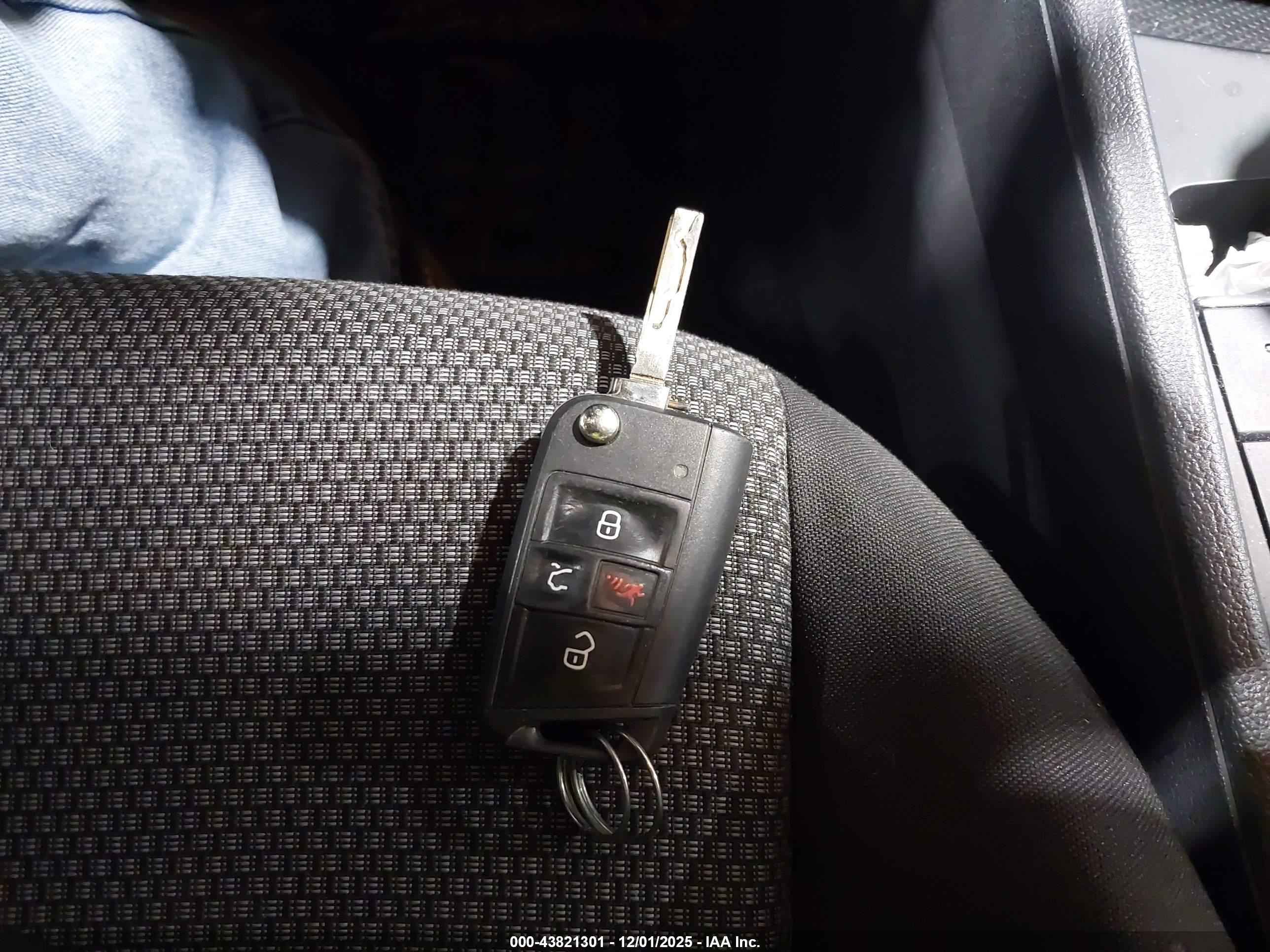 VOLKSWAGEN JETTA image 11