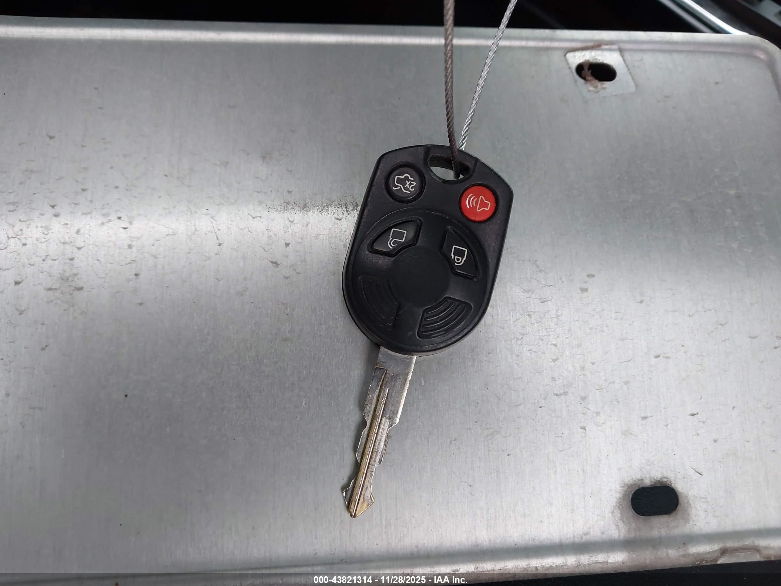 FORD ESCAPE image 11