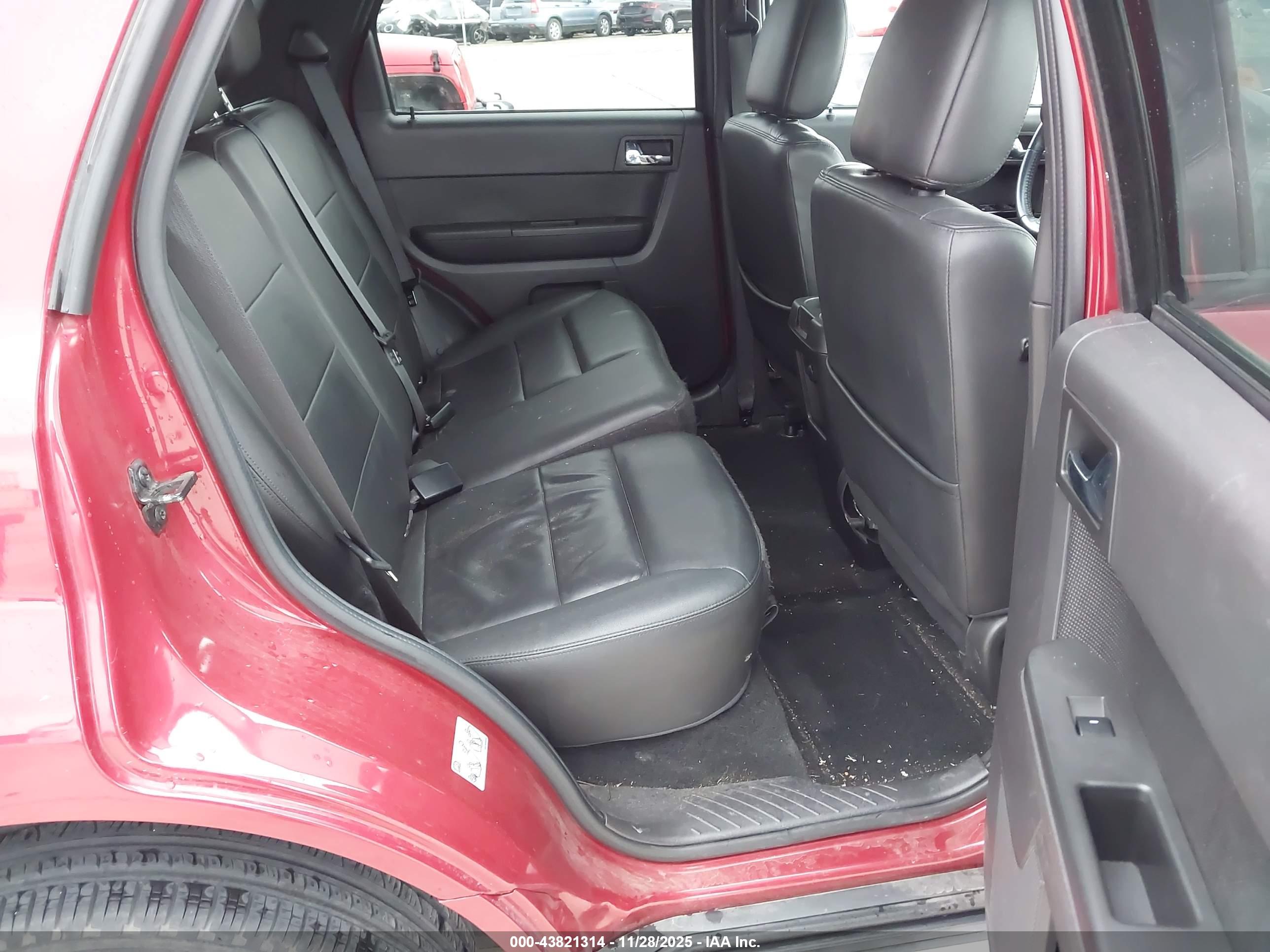 FORD ESCAPE image 8