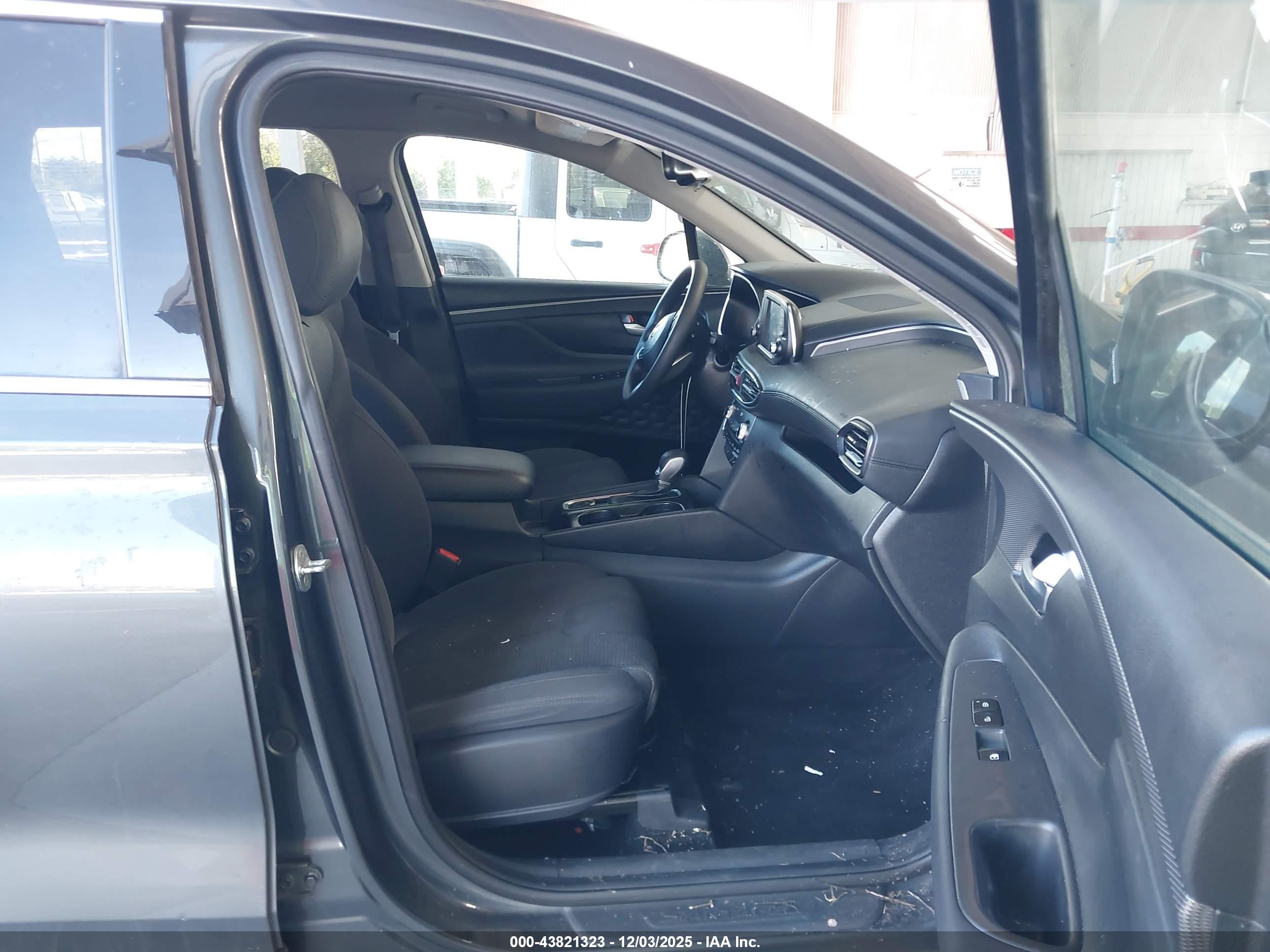 HYUNDAI SANTA image 5