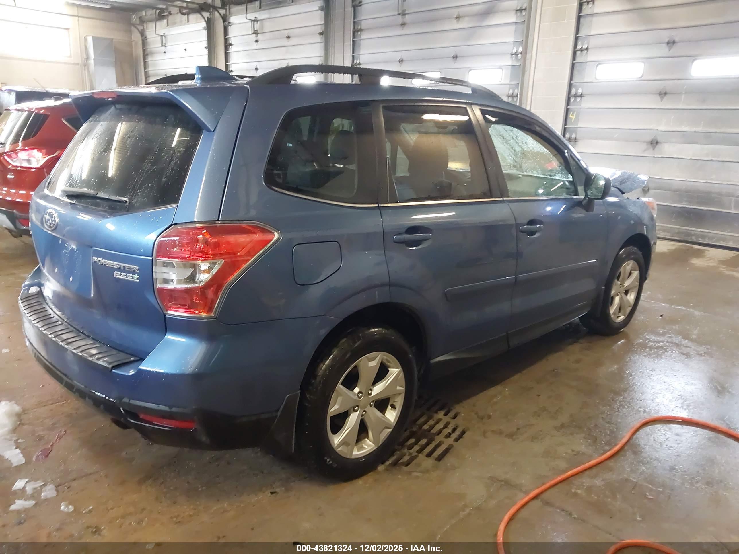 SUBARU FORESTER image 4