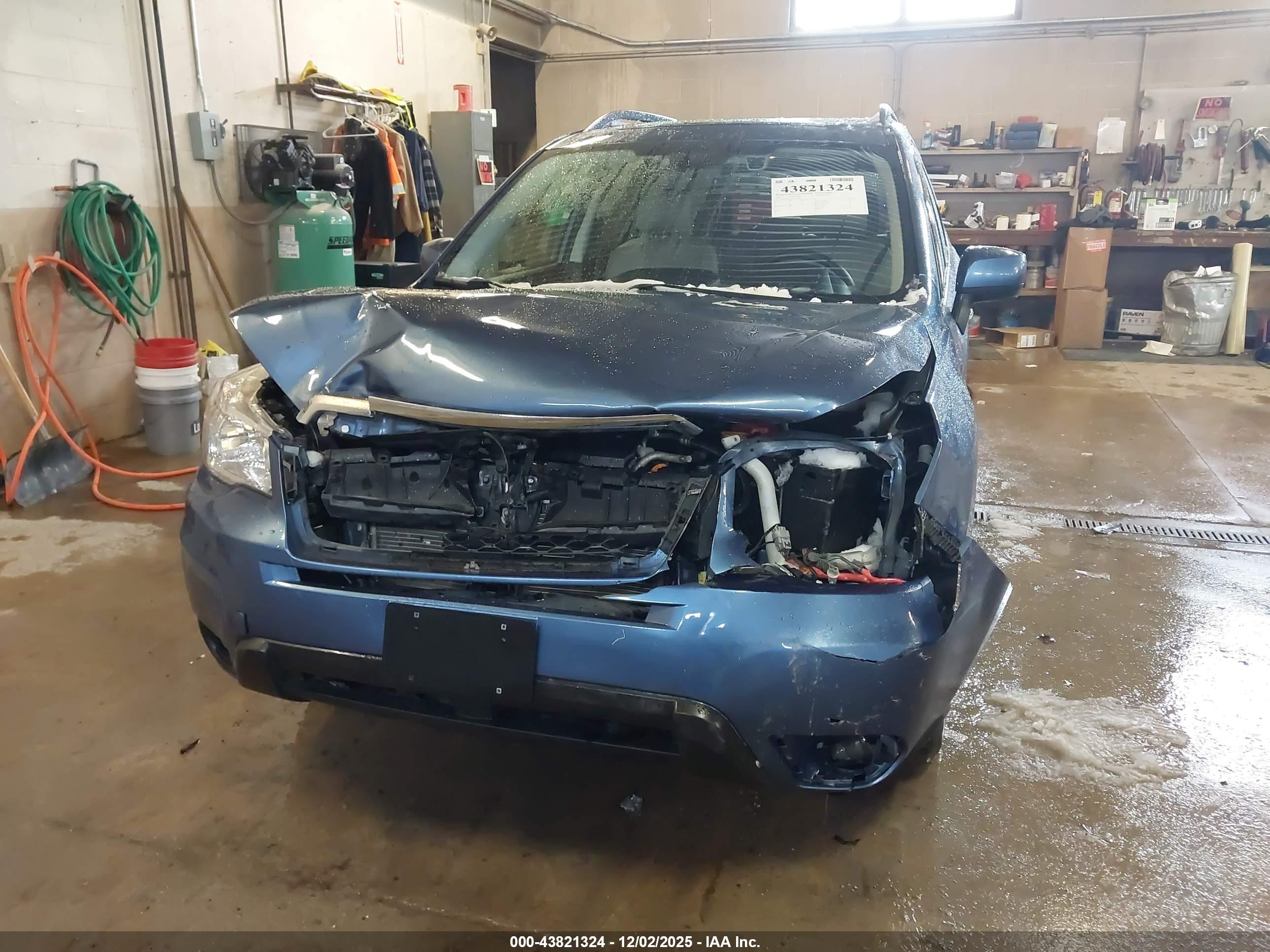 SUBARU FORESTER image 6