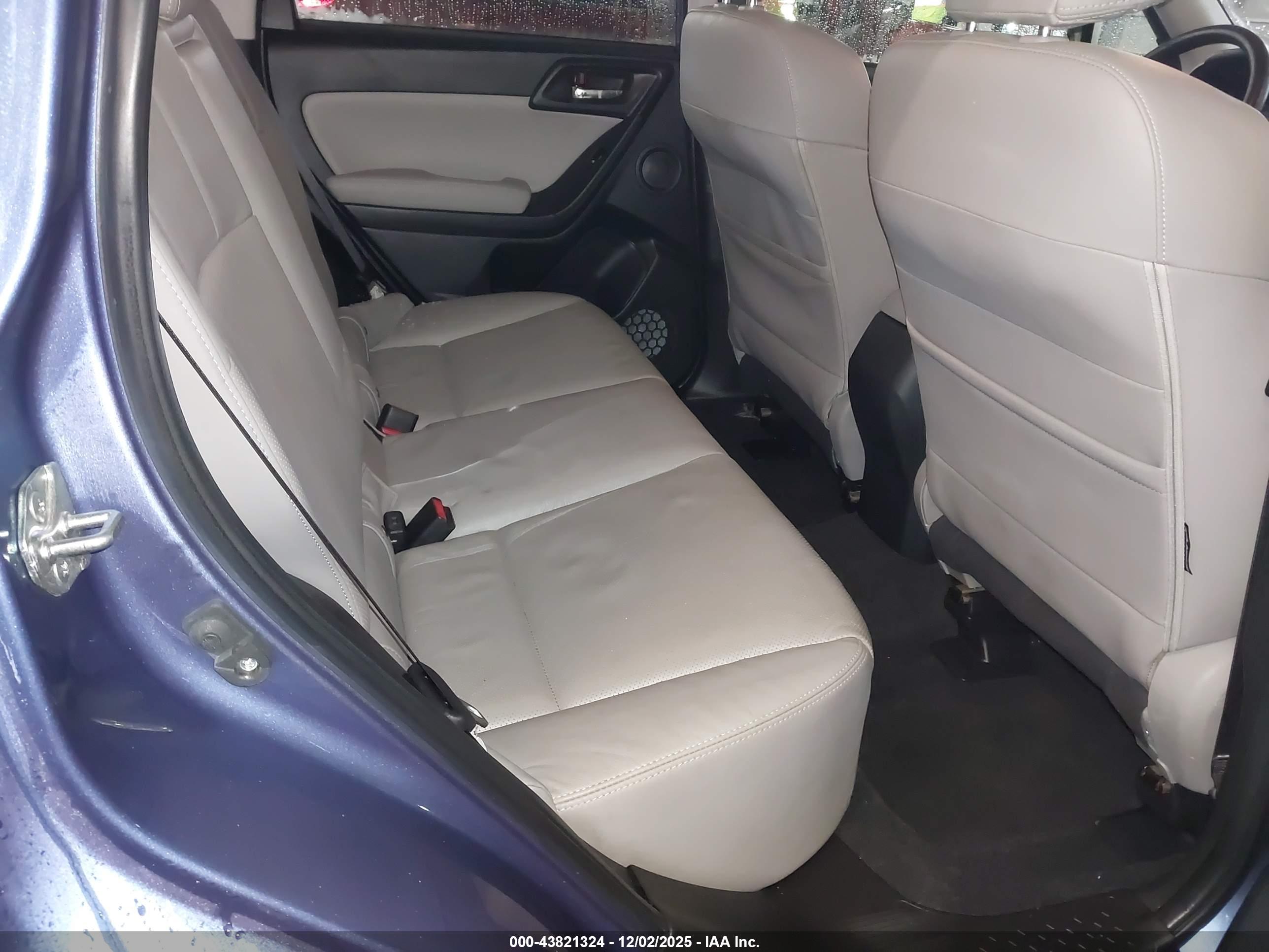 SUBARU FORESTER image 8