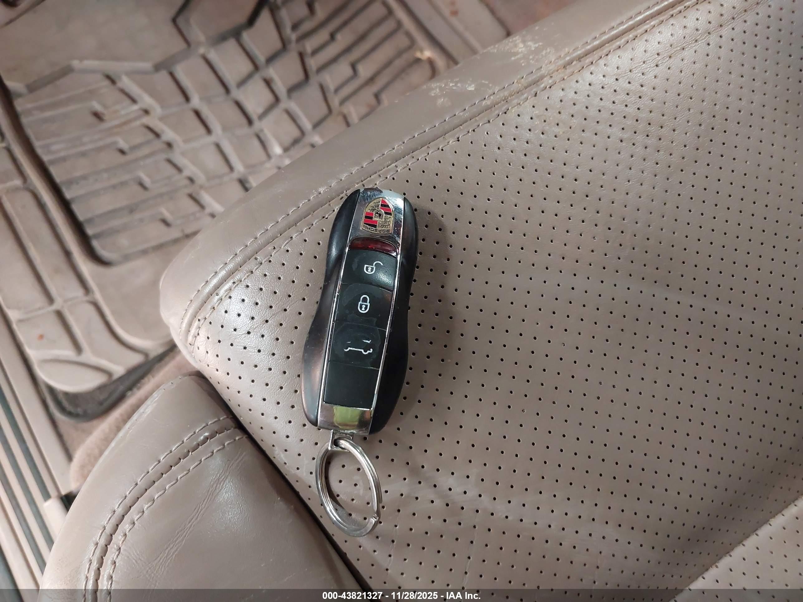 PORSCHE CAYENNE image 11